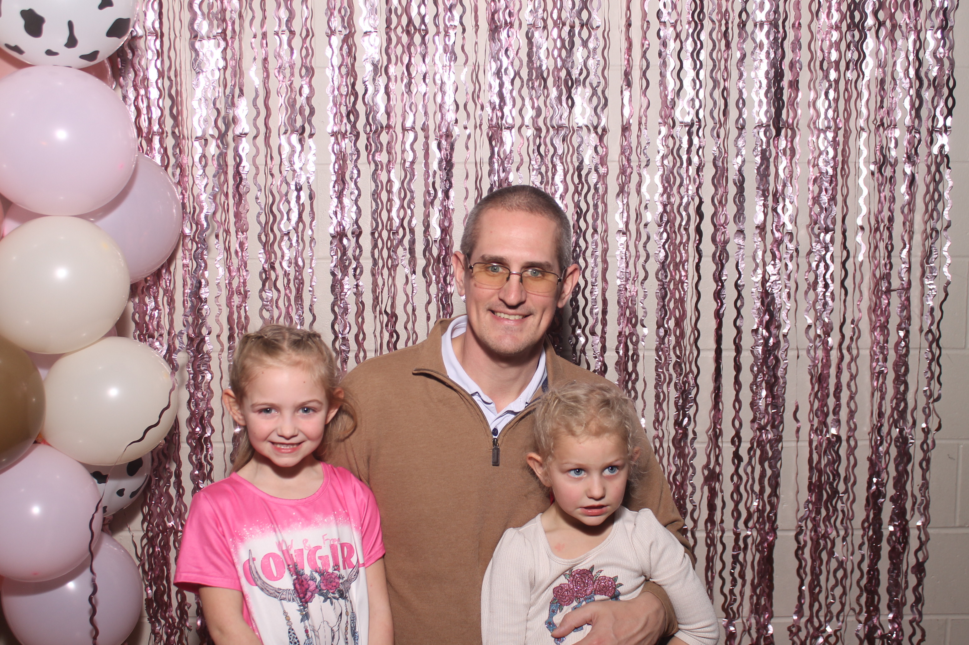 Queen of Peace Father Daughter Dance | View more photos from the event at gallery.photoboothcincy.com/u/PhotoBoothCincy/Queen-of-Peace-Father-Daughter-Dance