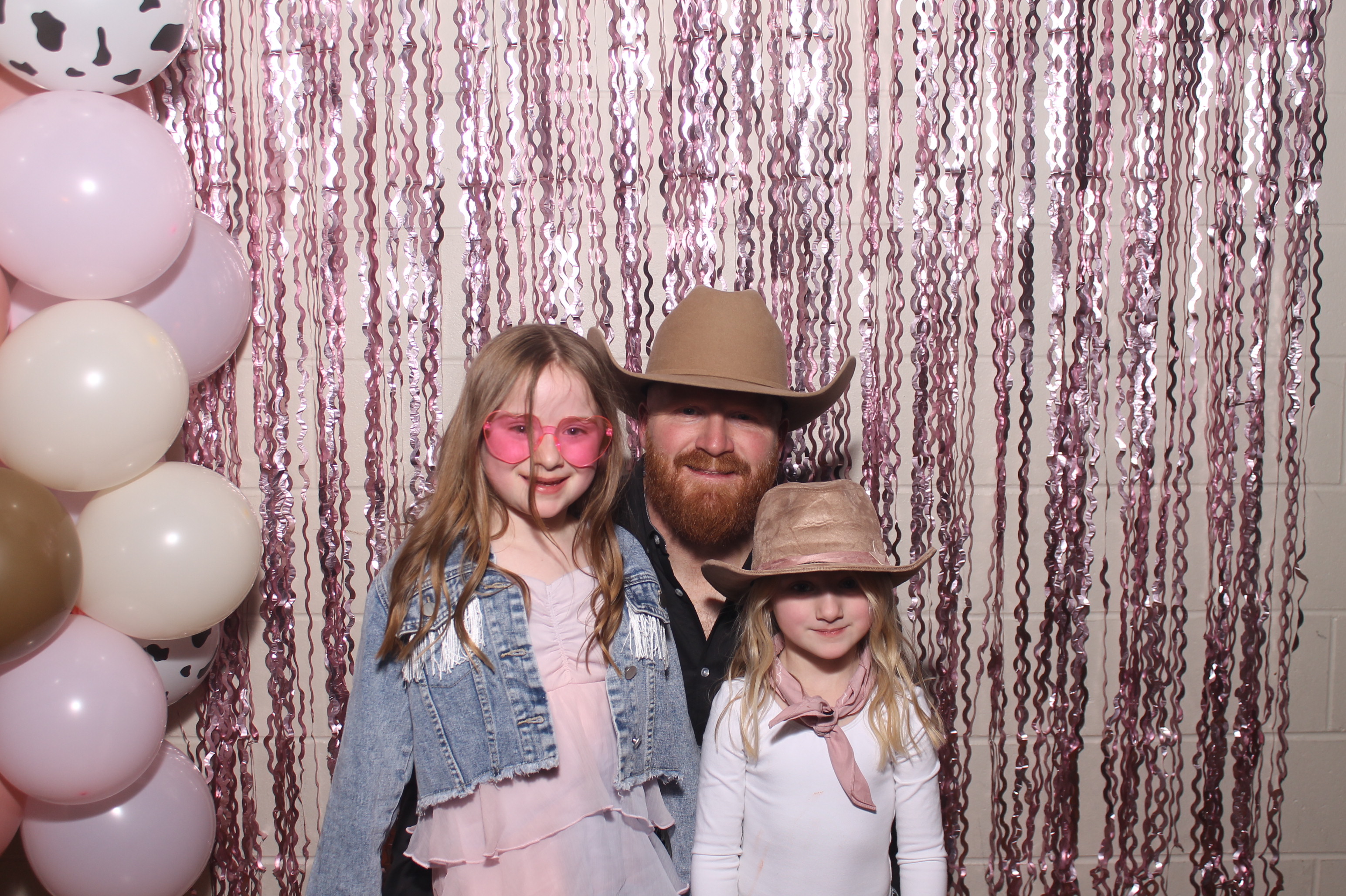 Queen of Peace Father Daughter Dance | View more photos from the event at gallery.photoboothcincy.com/u/PhotoBoothCincy/Queen-of-Peace-Father-Daughter-Dance