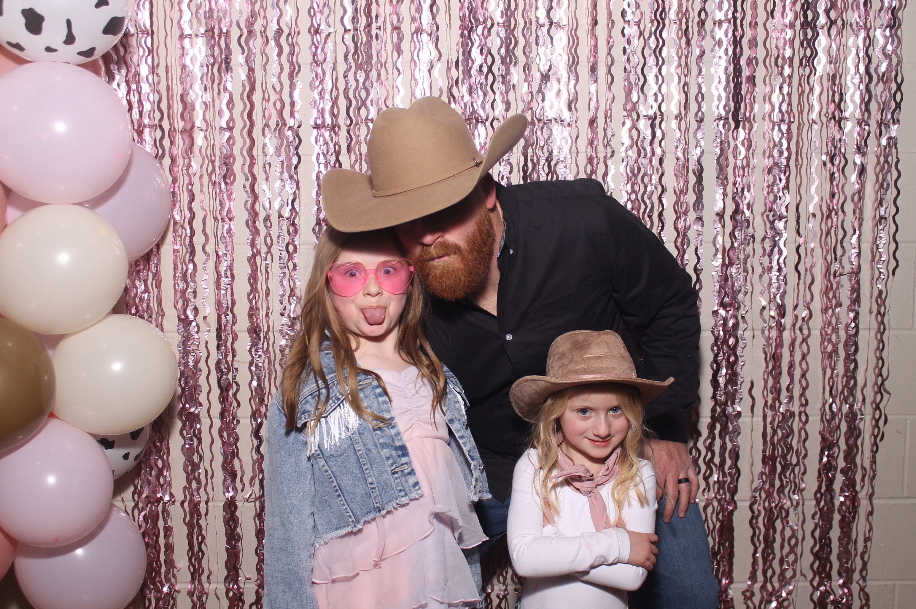 Queen of Peace Father Daughter Dance | View more photos from the event at gallery.photoboothcincy.com/u/PhotoBoothCincy/Queen-of-Peace-Father-Daughter-Dance