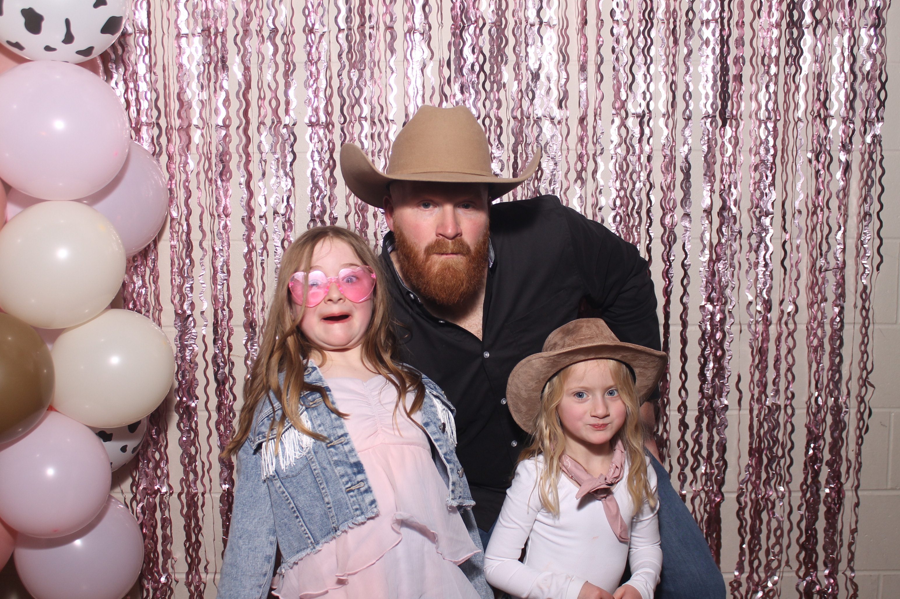 Queen of Peace Father Daughter Dance | View more photos from the event at gallery.photoboothcincy.com/u/PhotoBoothCincy/Queen-of-Peace-Father-Daughter-Dance