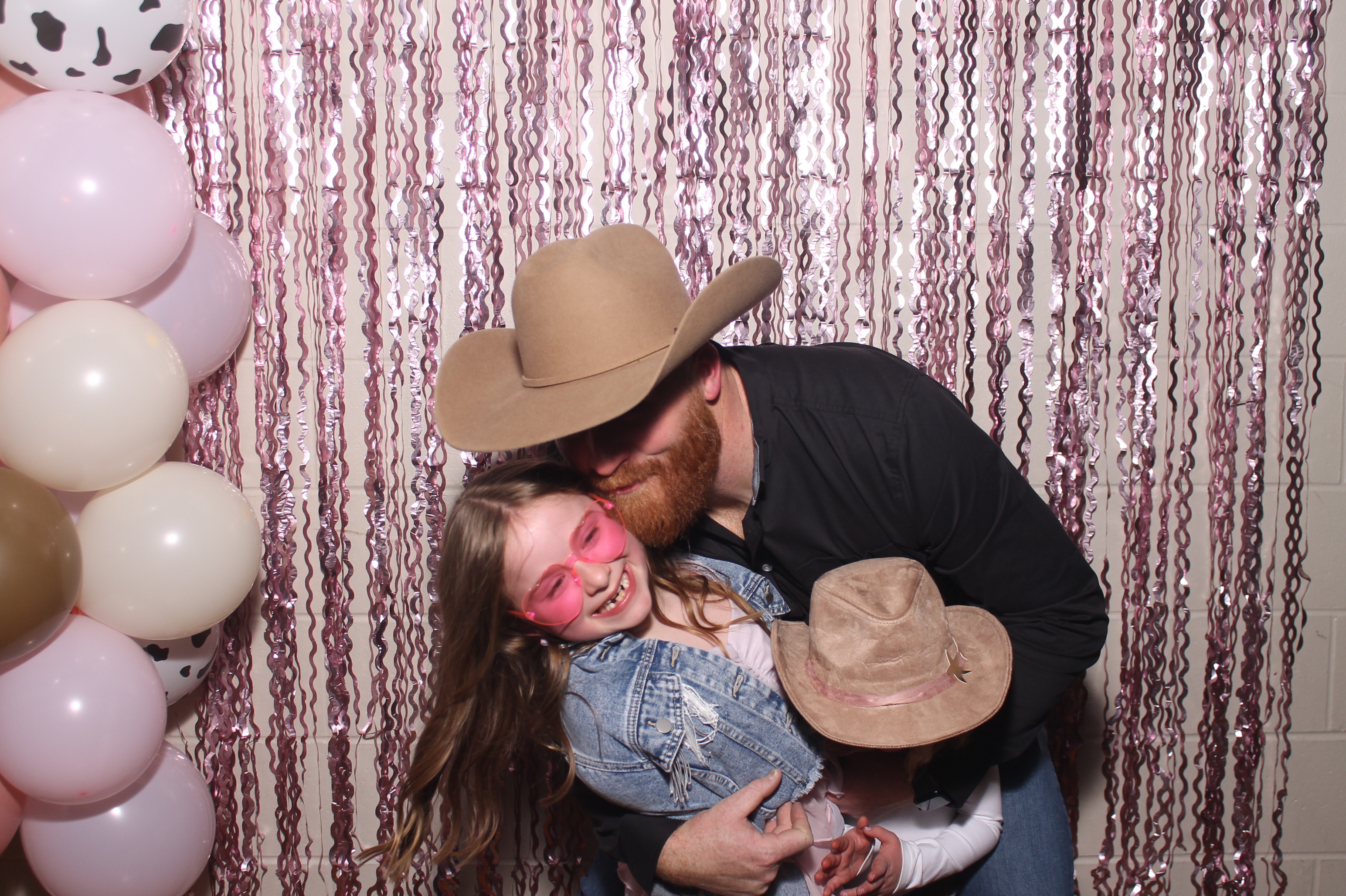 Queen of Peace Father Daughter Dance | View more photos from the event at gallery.photoboothcincy.com/u/PhotoBoothCincy/Queen-of-Peace-Father-Daughter-Dance