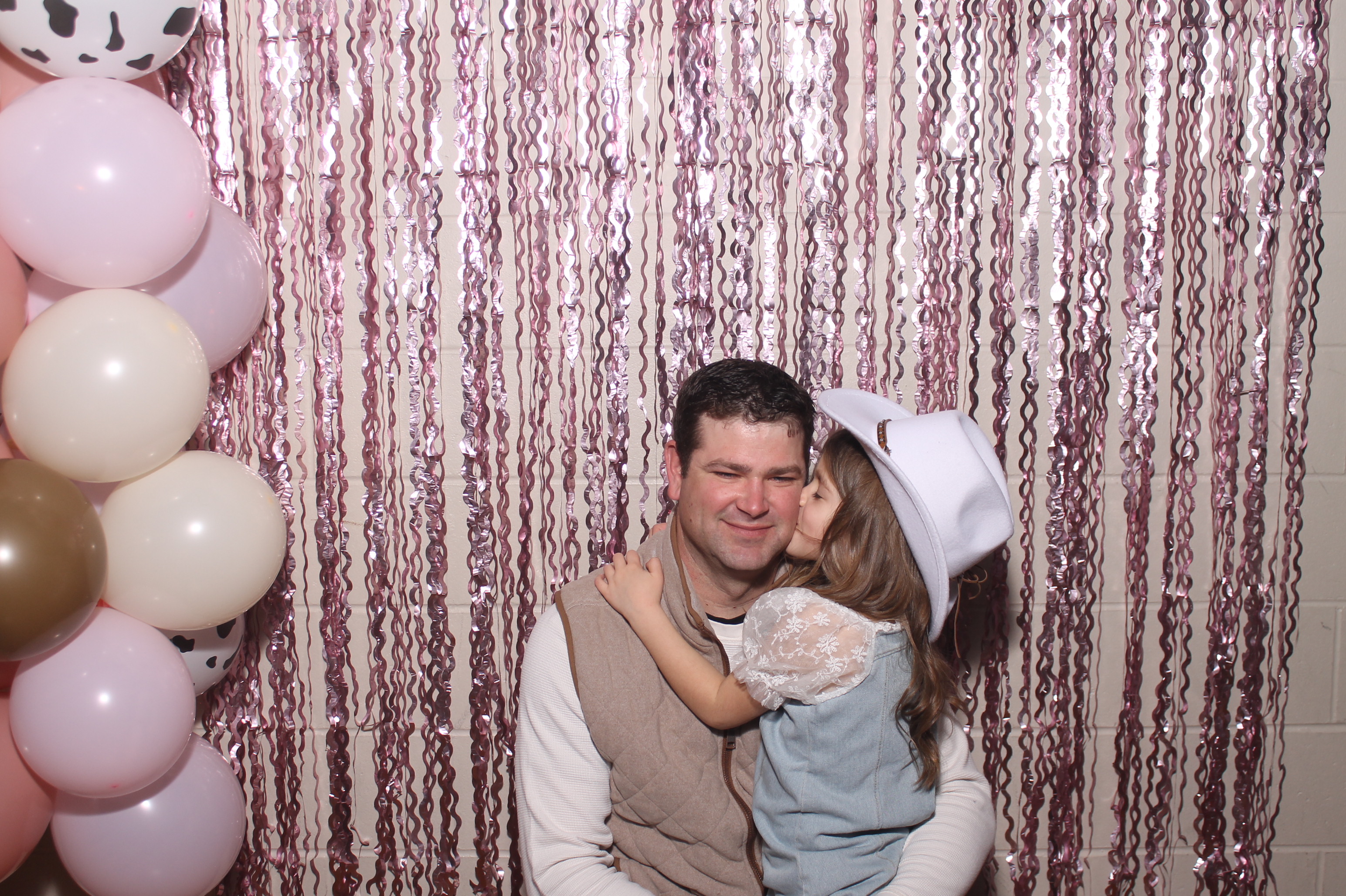 Queen of Peace Father Daughter Dance | View more photos from the event at gallery.photoboothcincy.com/u/PhotoBoothCincy/Queen-of-Peace-Father-Daughter-Dance