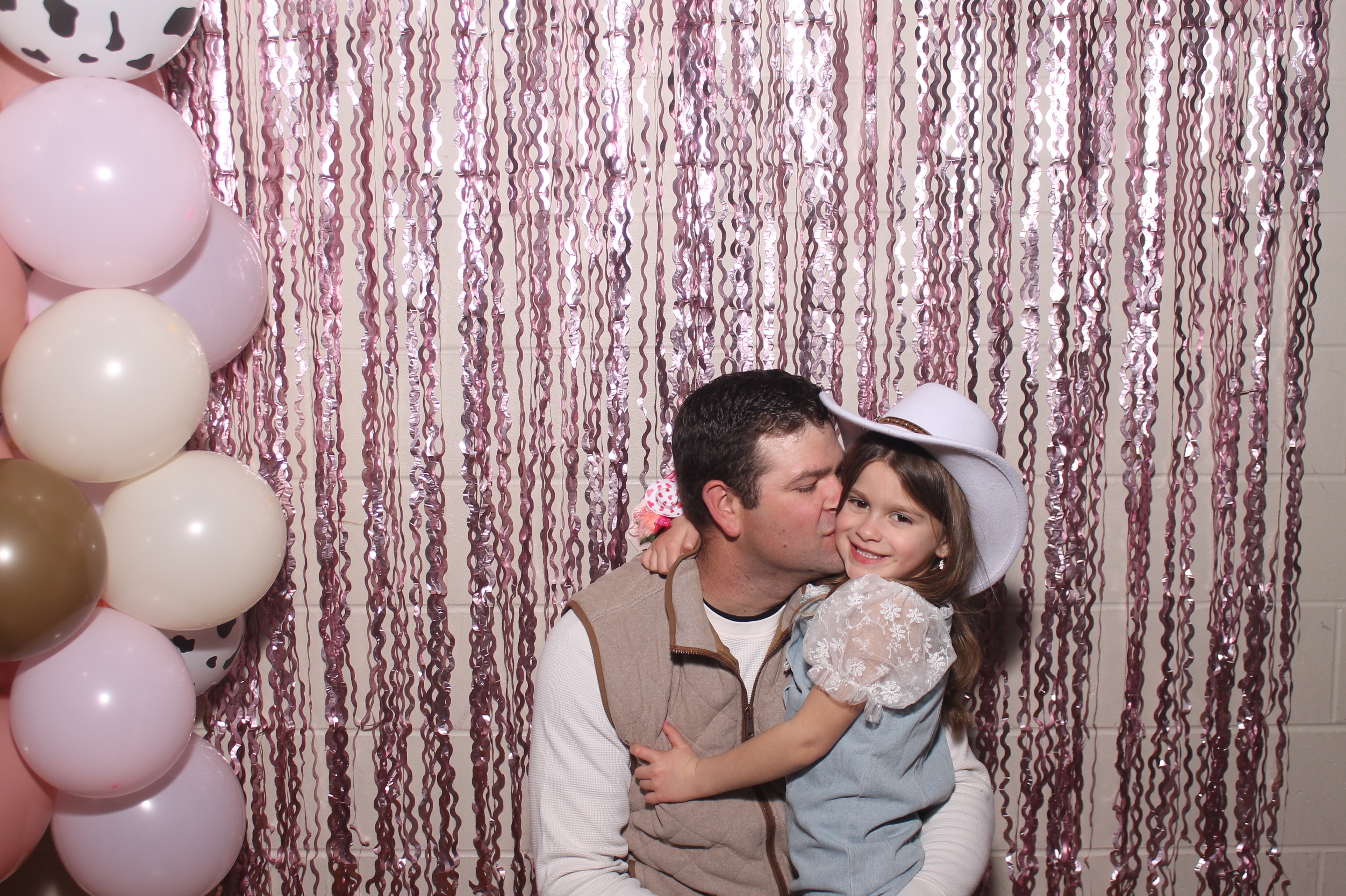 Queen of Peace Father Daughter Dance | View more photos from the event at gallery.photoboothcincy.com/u/PhotoBoothCincy/Queen-of-Peace-Father-Daughter-Dance