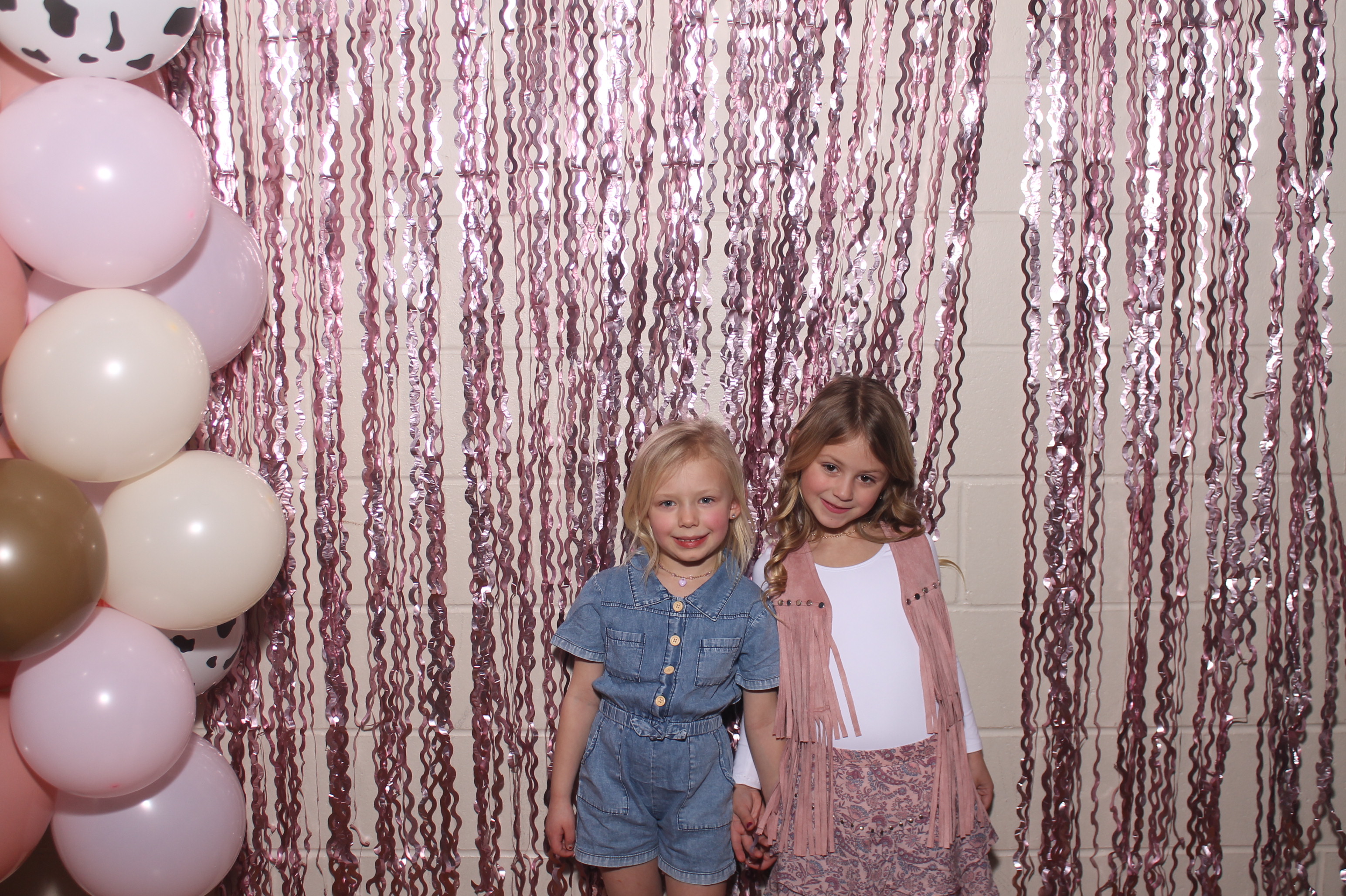 Queen of Peace Father Daughter Dance | View more photos from the event at gallery.photoboothcincy.com/u/PhotoBoothCincy/Queen-of-Peace-Father-Daughter-Dance