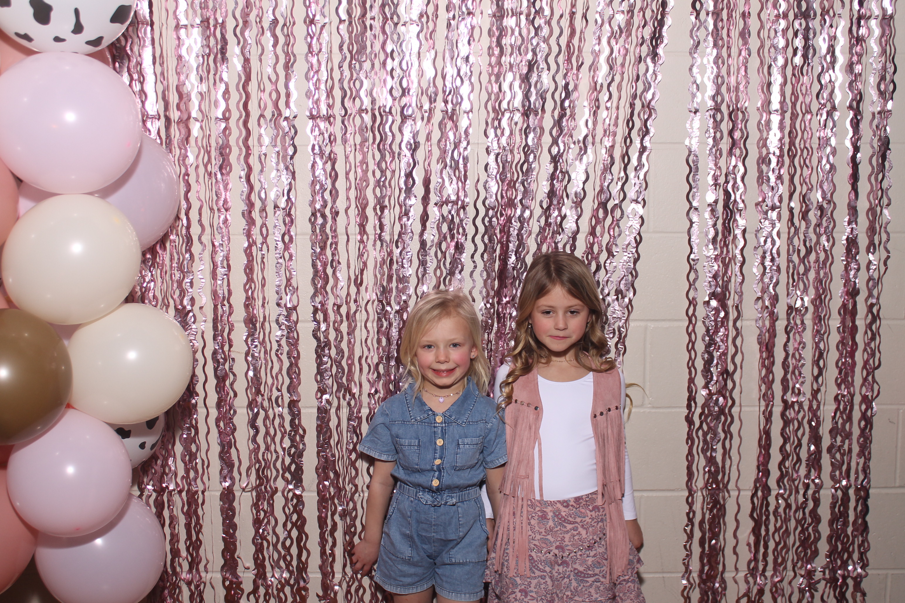 Queen of Peace Father Daughter Dance | View more photos from the event at gallery.photoboothcincy.com/u/PhotoBoothCincy/Queen-of-Peace-Father-Daughter-Dance