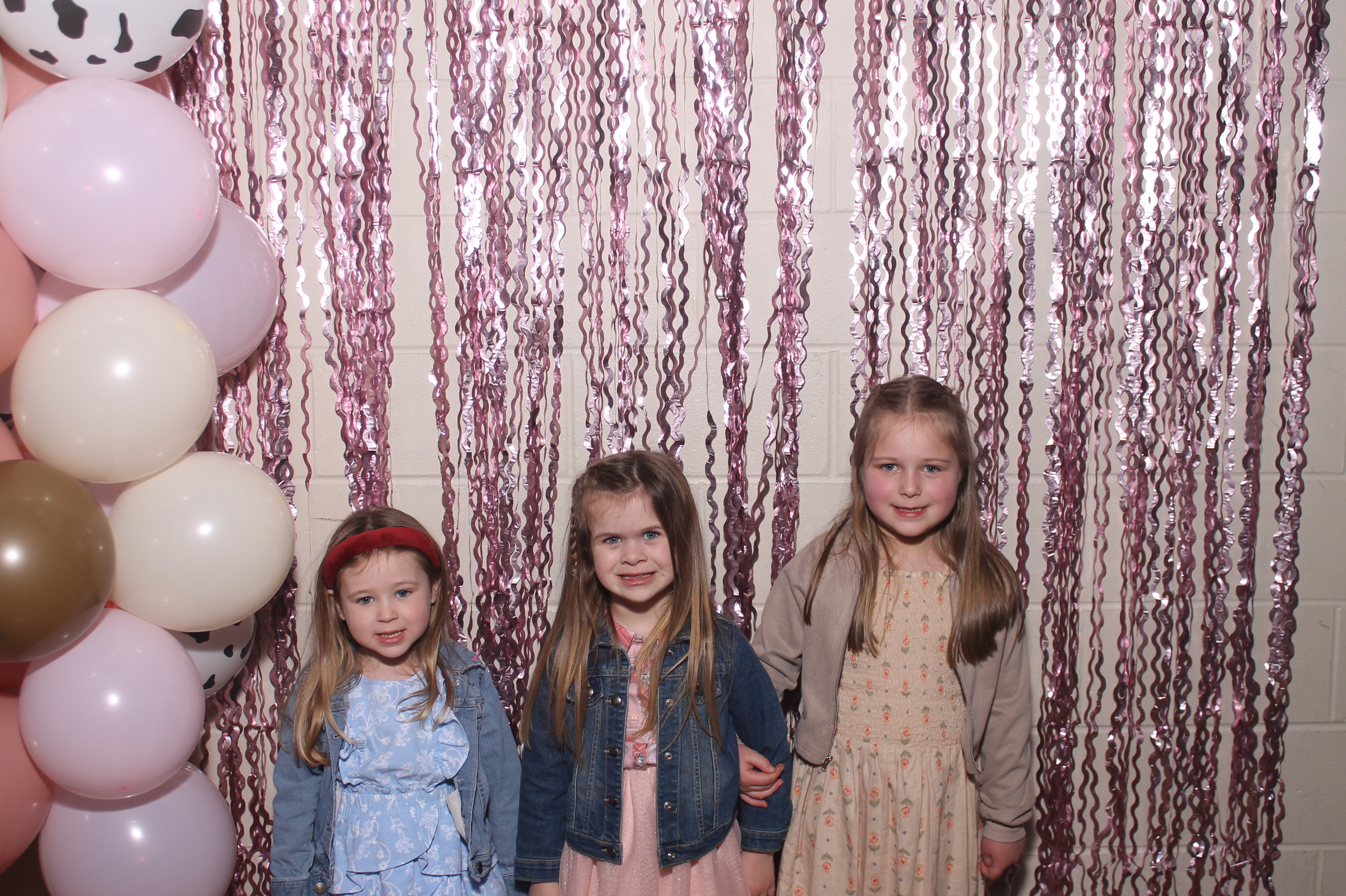 Queen of Peace Father Daughter Dance | View more photos from the event at gallery.photoboothcincy.com/u/PhotoBoothCincy/Queen-of-Peace-Father-Daughter-Dance