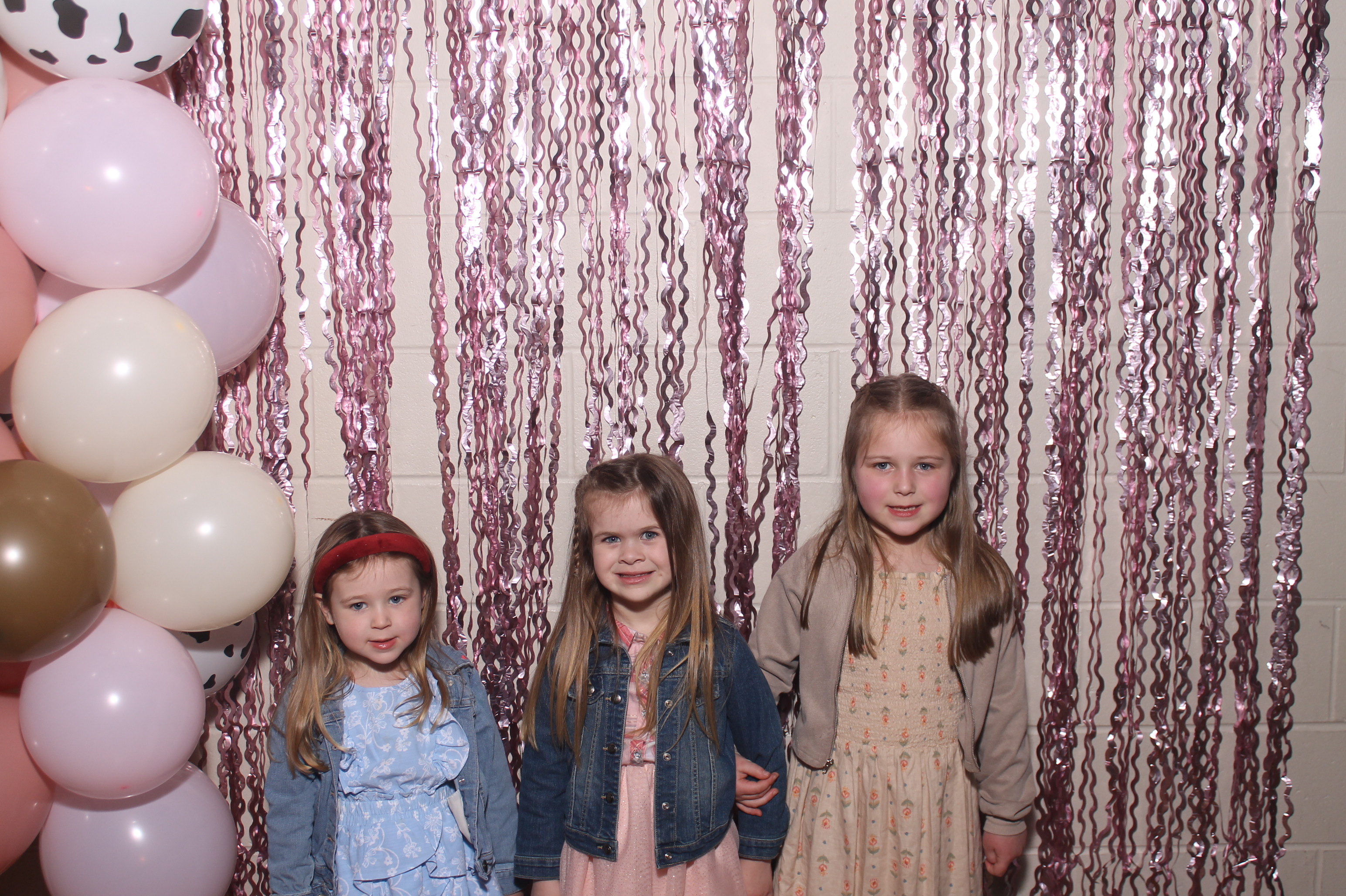 Queen of Peace Father Daughter Dance | View more photos from the event at gallery.photoboothcincy.com/u/PhotoBoothCincy/Queen-of-Peace-Father-Daughter-Dance