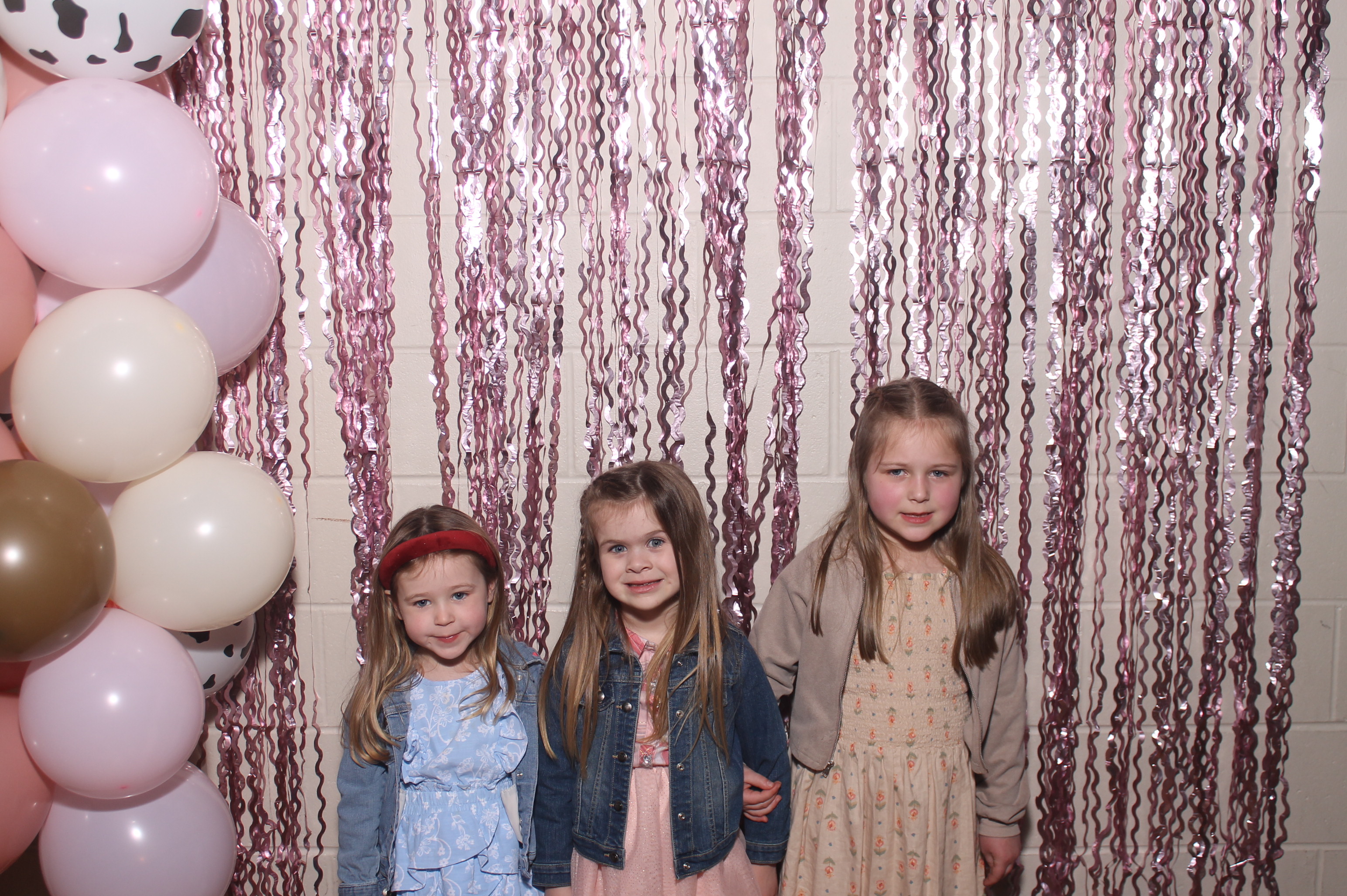 Queen of Peace Father Daughter Dance | View more photos from the event at gallery.photoboothcincy.com/u/PhotoBoothCincy/Queen-of-Peace-Father-Daughter-Dance