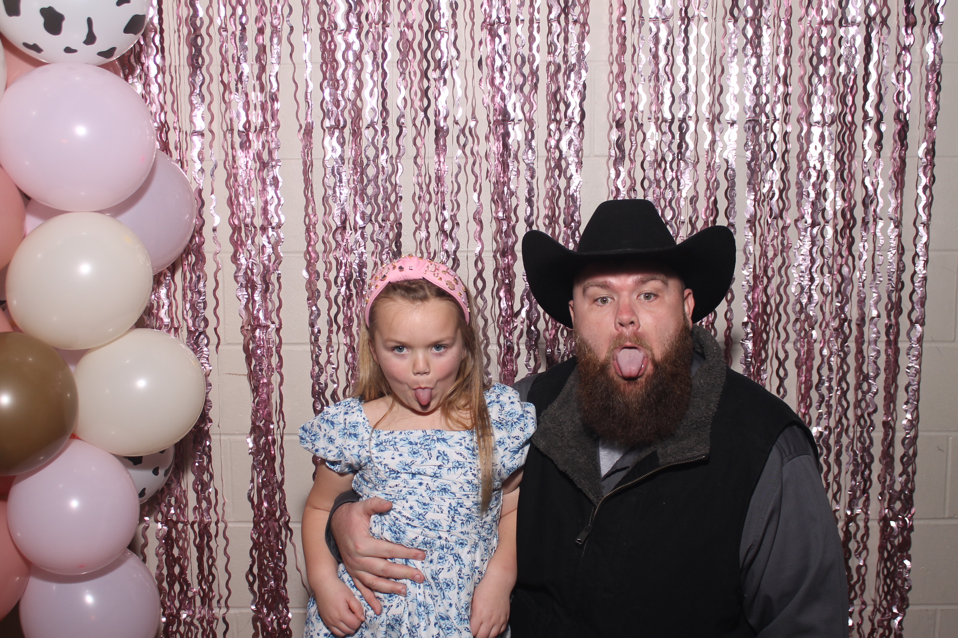 Queen of Peace Father Daughter Dance | View more photos from the event at gallery.photoboothcincy.com/u/PhotoBoothCincy/Queen-of-Peace-Father-Daughter-Dance