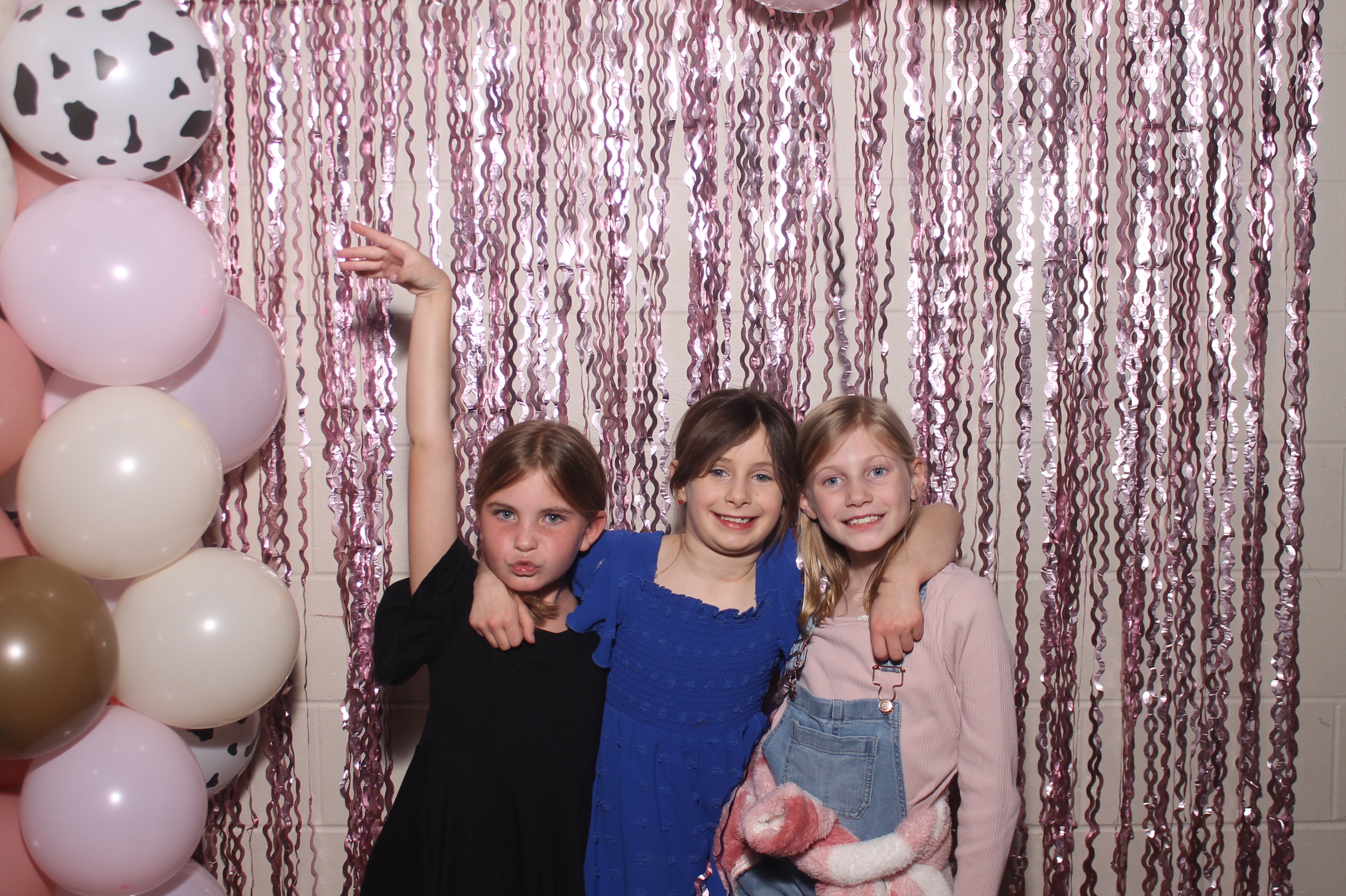 Queen of Peace Father Daughter Dance | View more photos from the event at gallery.photoboothcincy.com/u/PhotoBoothCincy/Queen-of-Peace-Father-Daughter-Dance