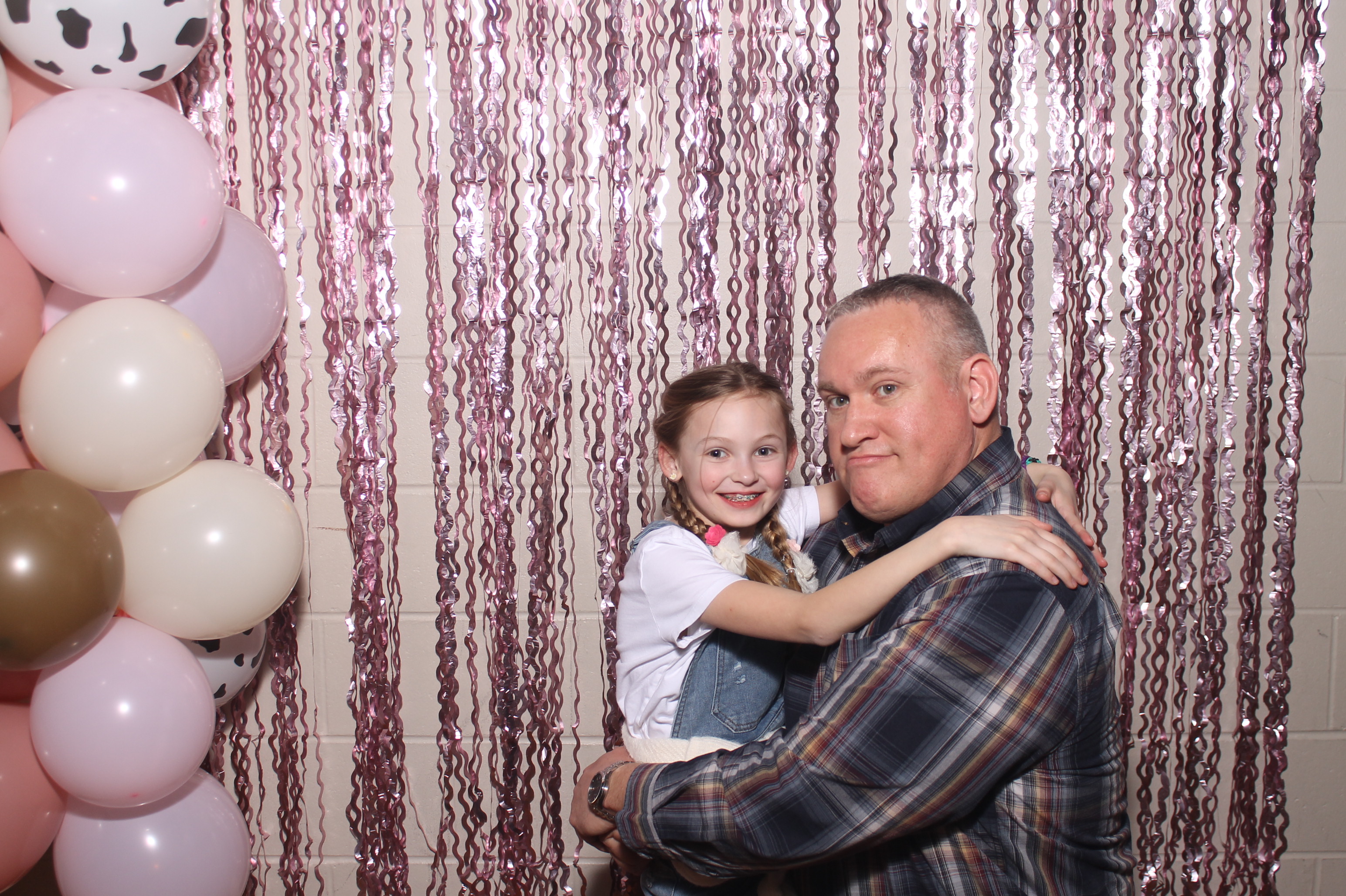 Queen of Peace Father Daughter Dance | View more photos from the event at gallery.photoboothcincy.com/u/PhotoBoothCincy/Queen-of-Peace-Father-Daughter-Dance