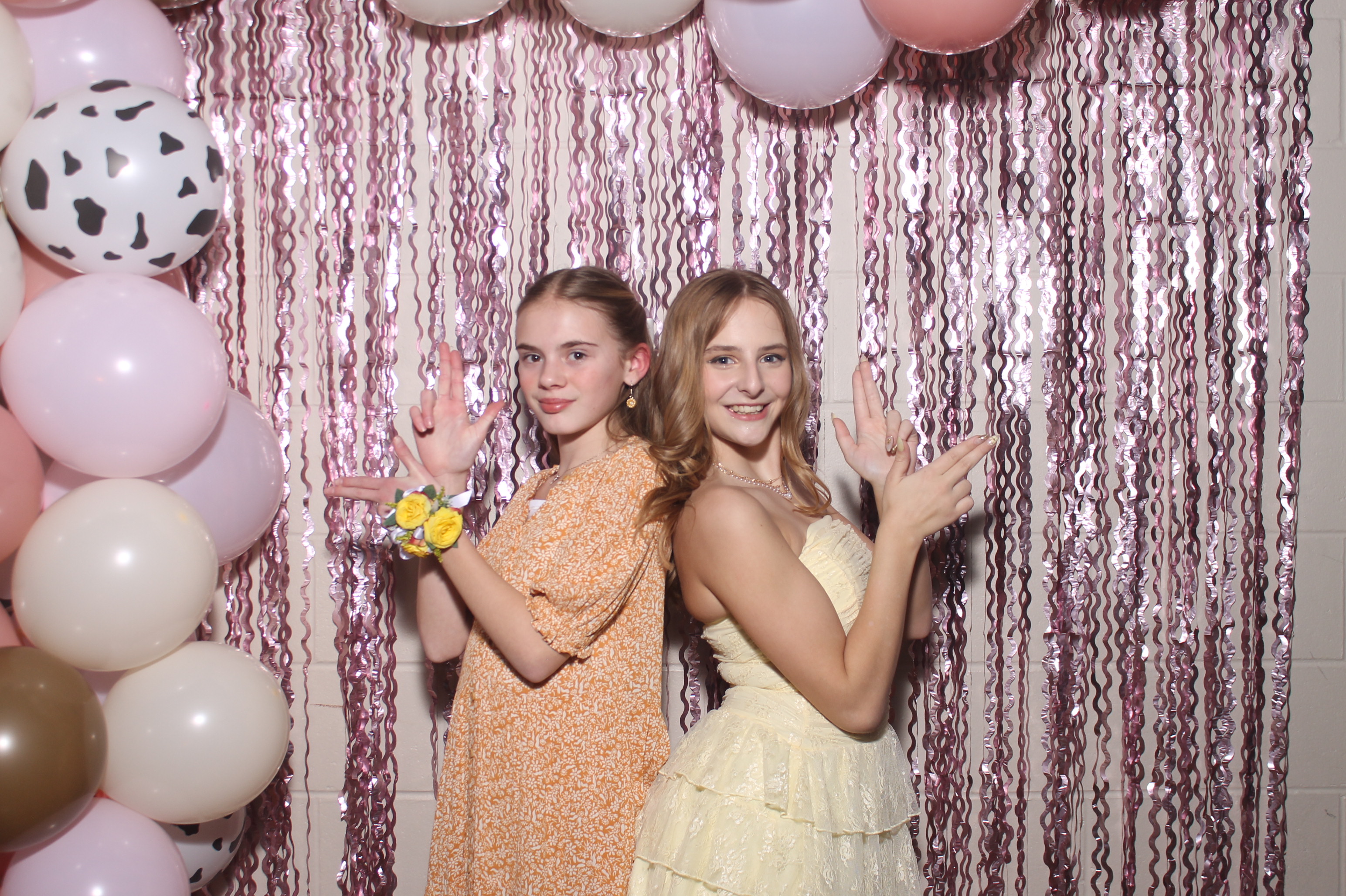 Queen of Peace Father Daughter Dance | View more photos from the event at gallery.photoboothcincy.com/u/PhotoBoothCincy/Queen-of-Peace-Father-Daughter-Dance
