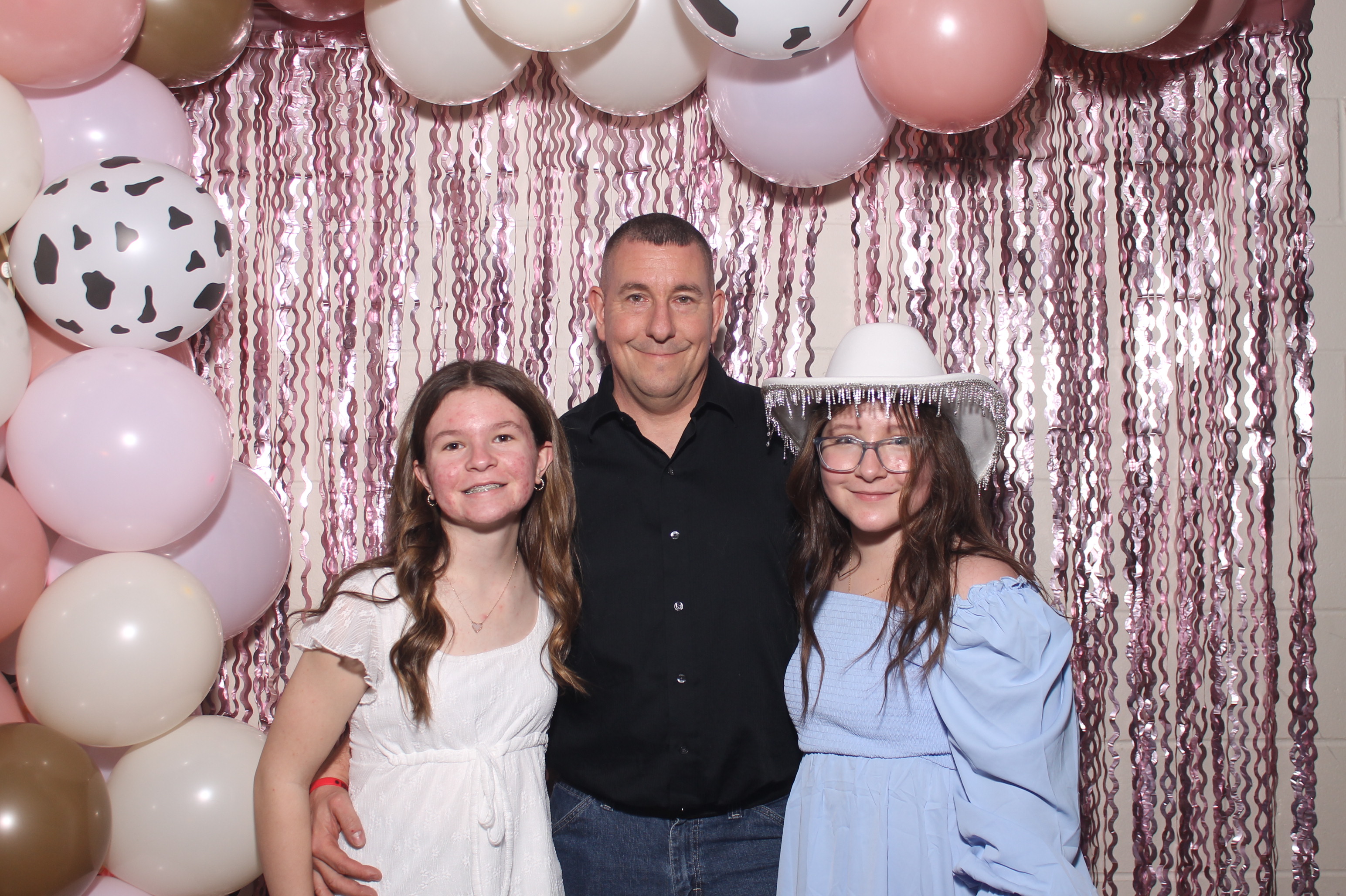 Queen of Peace Father Daughter Dance | View more photos from the event at gallery.photoboothcincy.com/u/PhotoBoothCincy/Queen-of-Peace-Father-Daughter-Dance