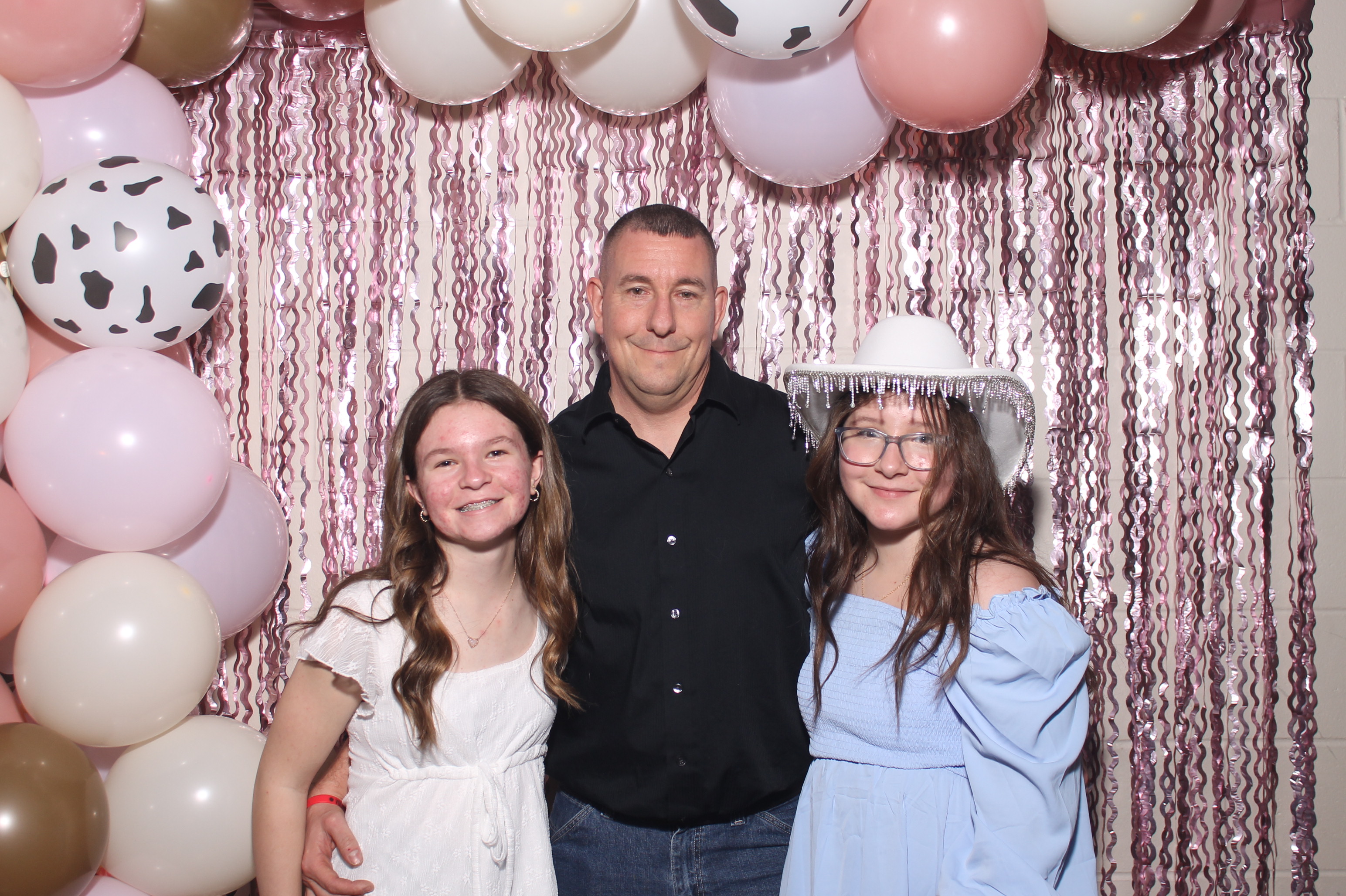Queen of Peace Father Daughter Dance | View more photos from the event at gallery.photoboothcincy.com/u/PhotoBoothCincy/Queen-of-Peace-Father-Daughter-Dance