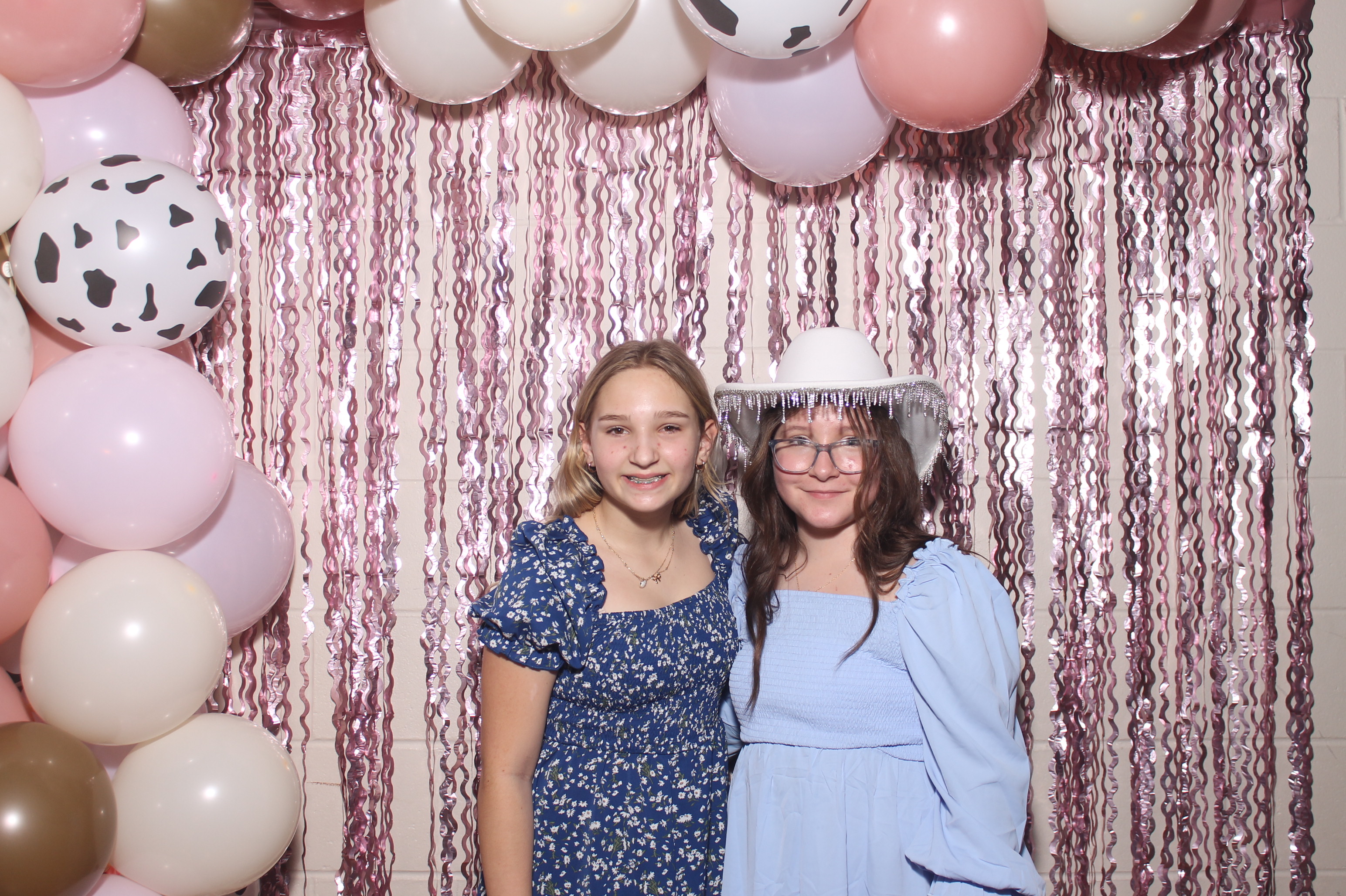 Queen of Peace Father Daughter Dance | View more photos from the event at gallery.photoboothcincy.com/u/PhotoBoothCincy/Queen-of-Peace-Father-Daughter-Dance