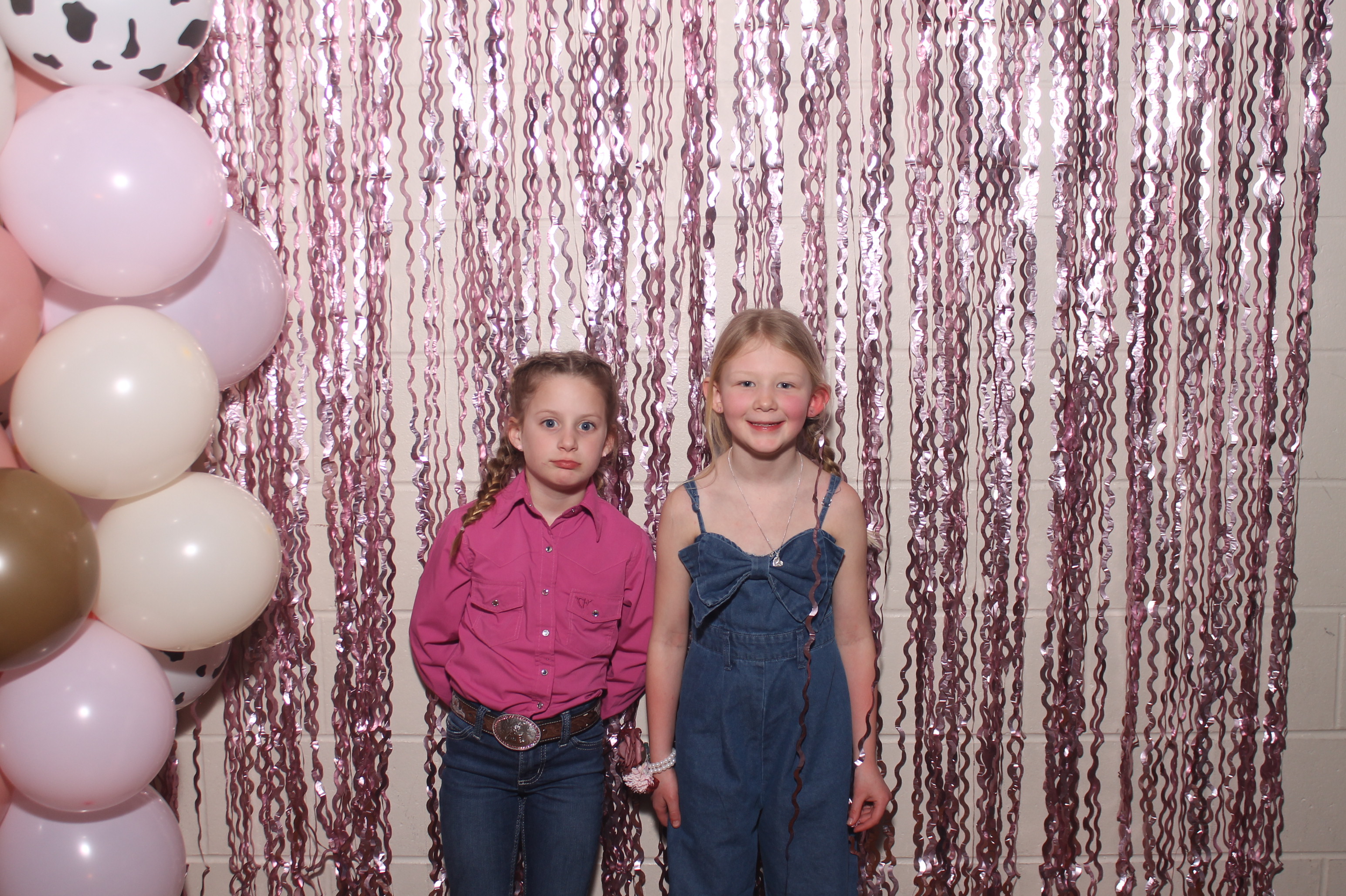 Queen of Peace Father Daughter Dance | View more photos from the event at gallery.photoboothcincy.com/u/PhotoBoothCincy/Queen-of-Peace-Father-Daughter-Dance