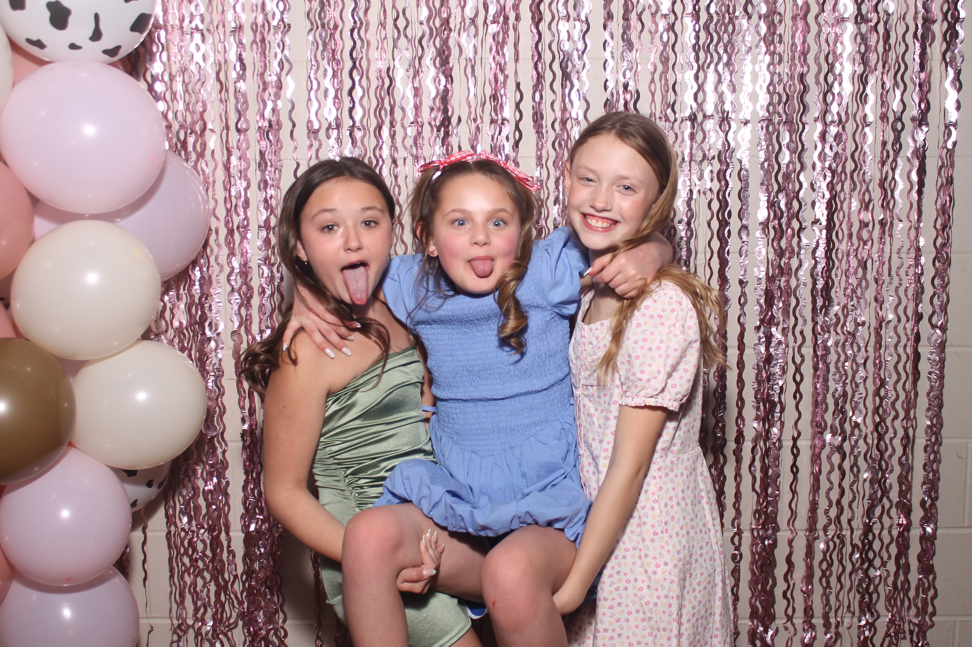 Queen of Peace Father Daughter Dance | View more photos from the event at gallery.photoboothcincy.com/u/PhotoBoothCincy/Queen-of-Peace-Father-Daughter-Dance