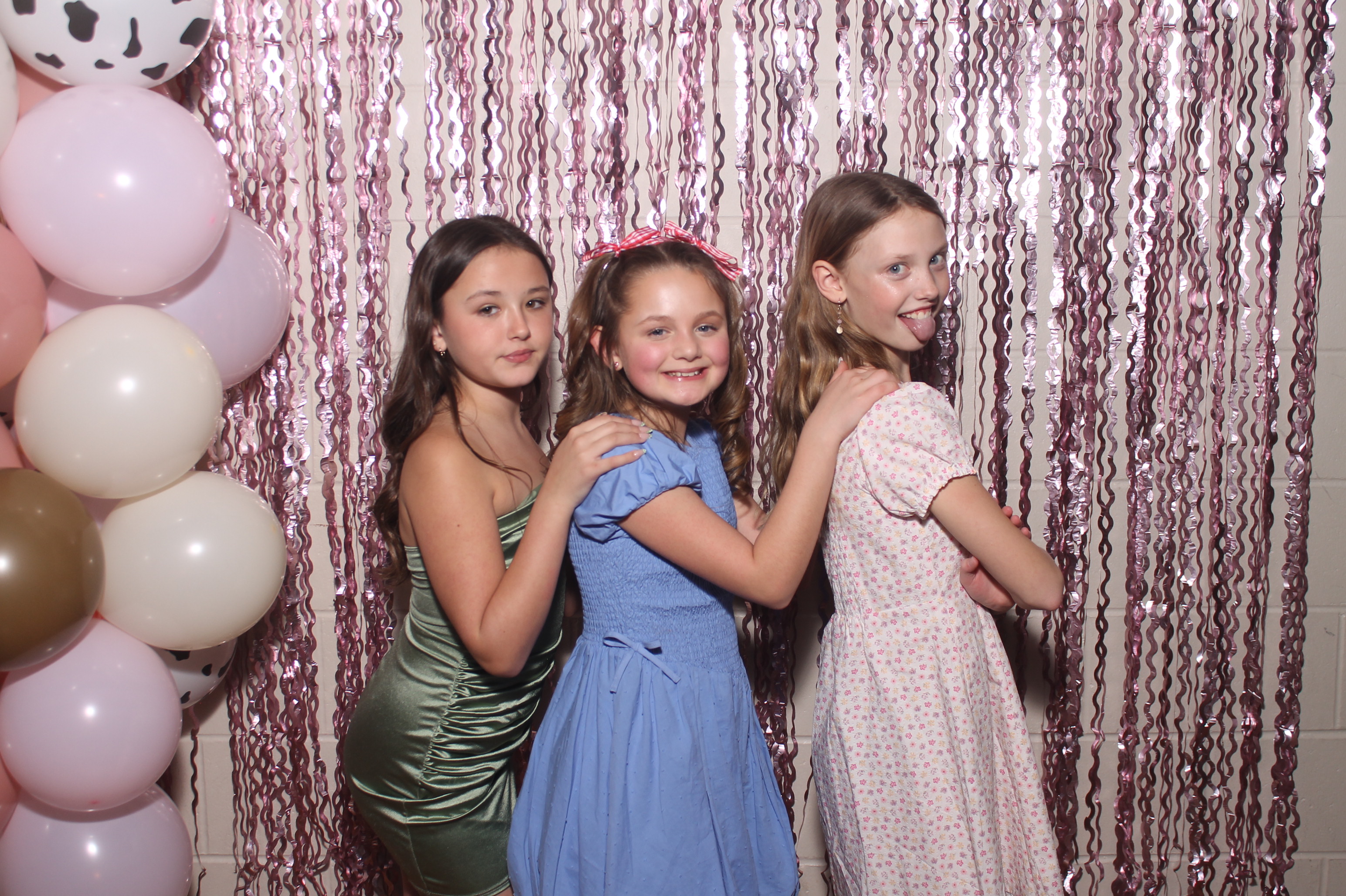 Queen of Peace Father Daughter Dance | View more photos from the event at gallery.photoboothcincy.com/u/PhotoBoothCincy/Queen-of-Peace-Father-Daughter-Dance