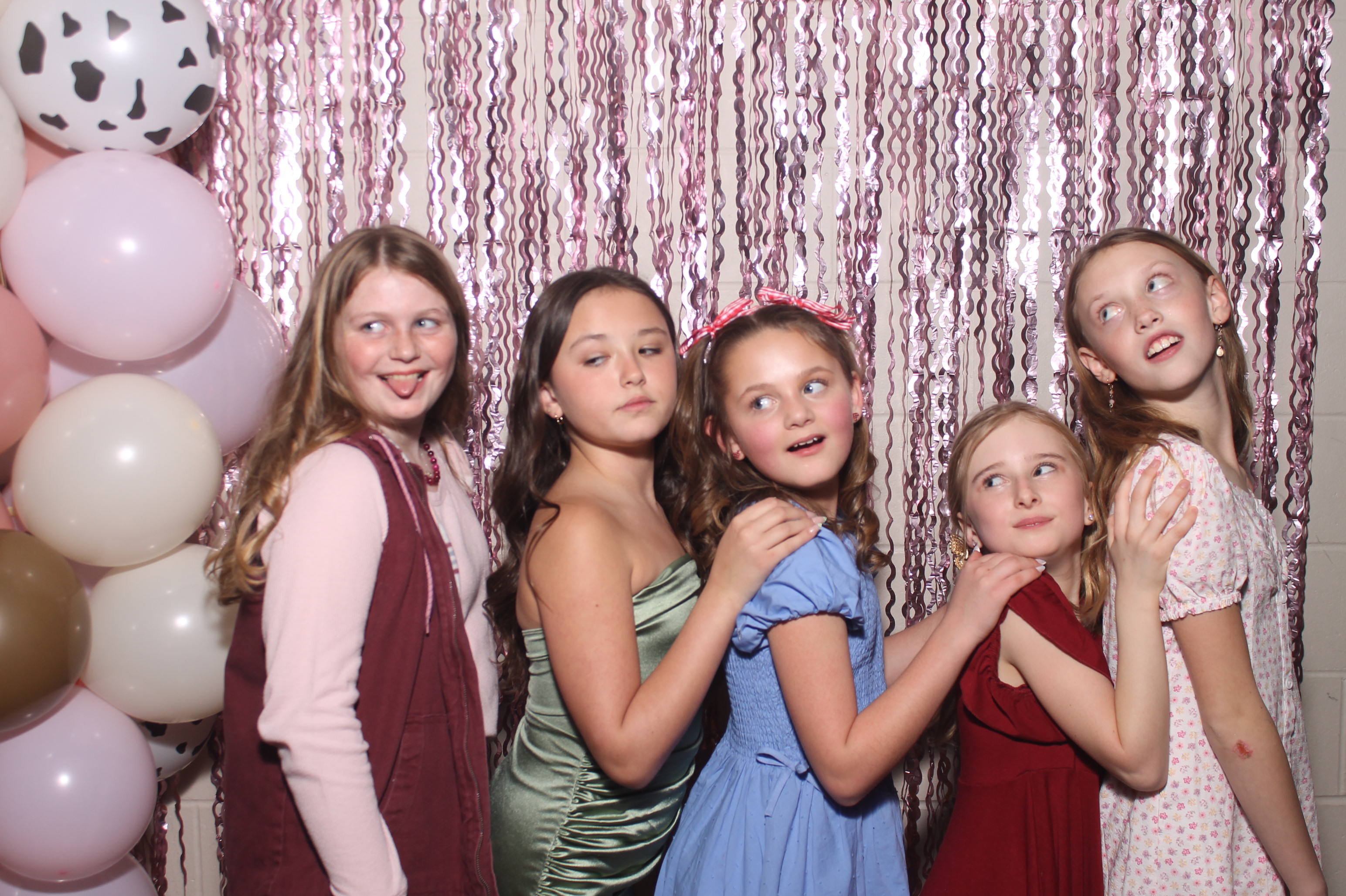 Queen of Peace Father Daughter Dance | View more photos from the event at gallery.photoboothcincy.com/u/PhotoBoothCincy/Queen-of-Peace-Father-Daughter-Dance