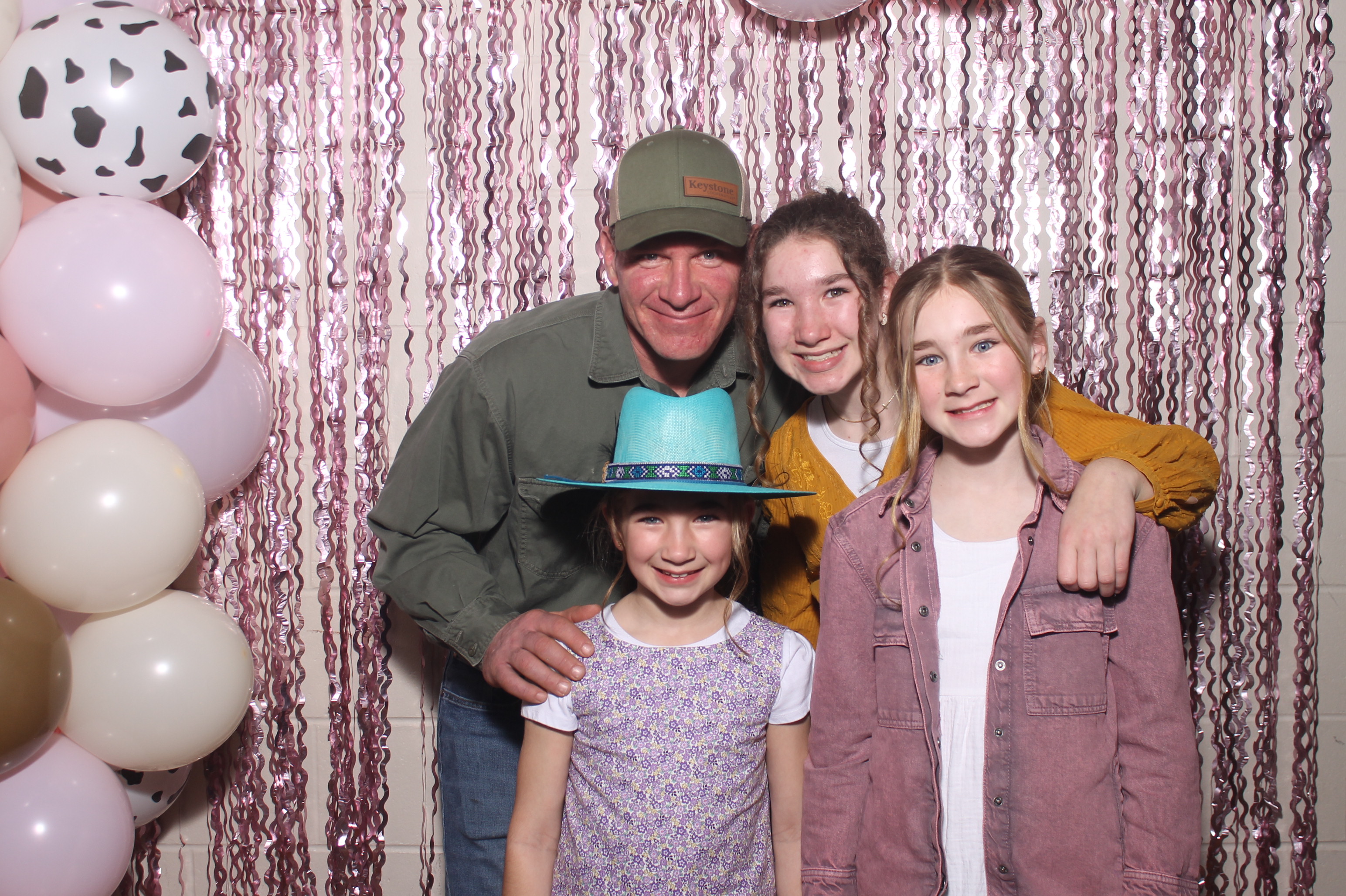 Queen of Peace Father Daughter Dance | View more photos from the event at gallery.photoboothcincy.com/u/PhotoBoothCincy/Queen-of-Peace-Father-Daughter-Dance