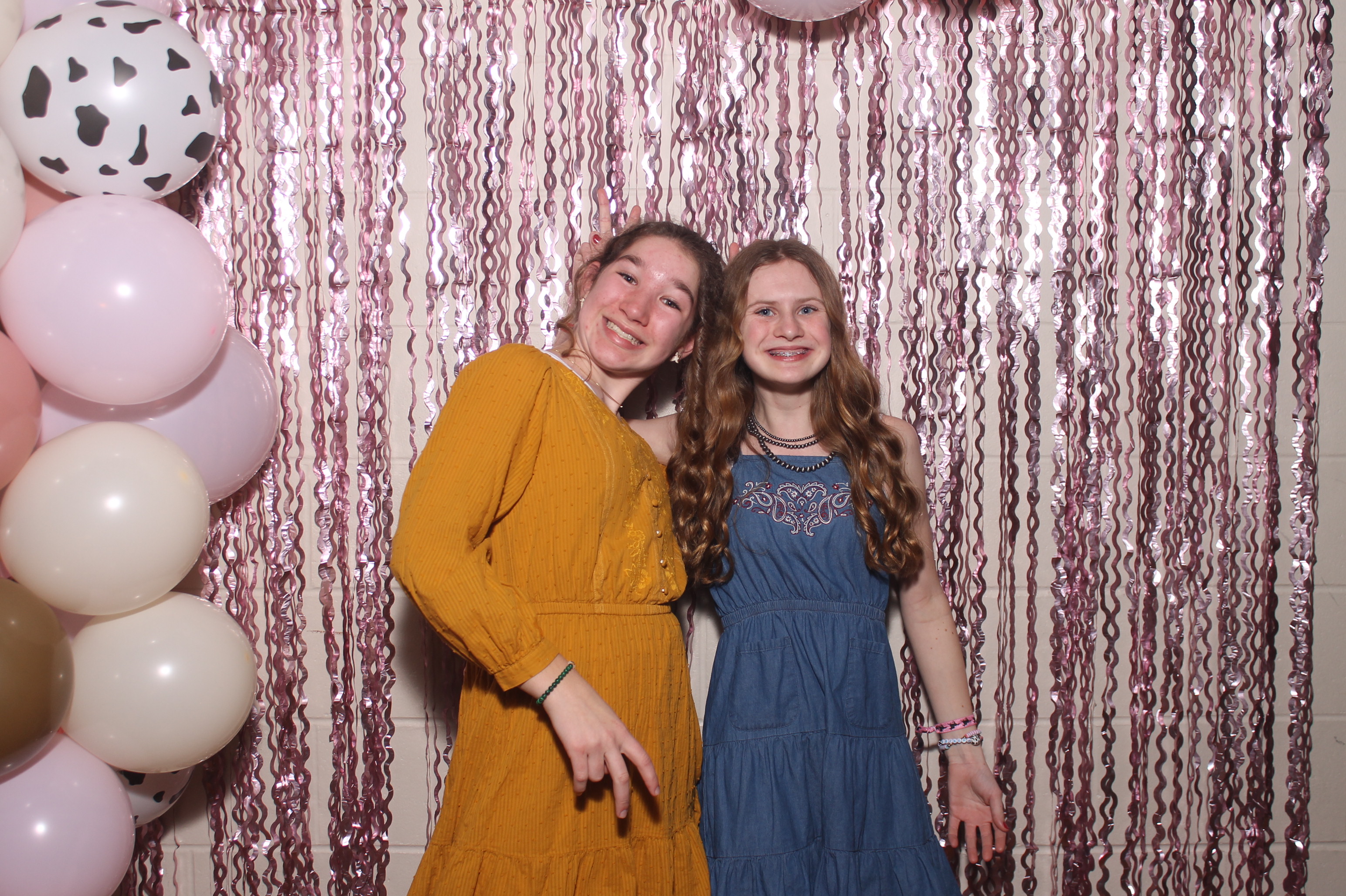 Queen of Peace Father Daughter Dance | View more photos from the event at gallery.photoboothcincy.com/u/PhotoBoothCincy/Queen-of-Peace-Father-Daughter-Dance