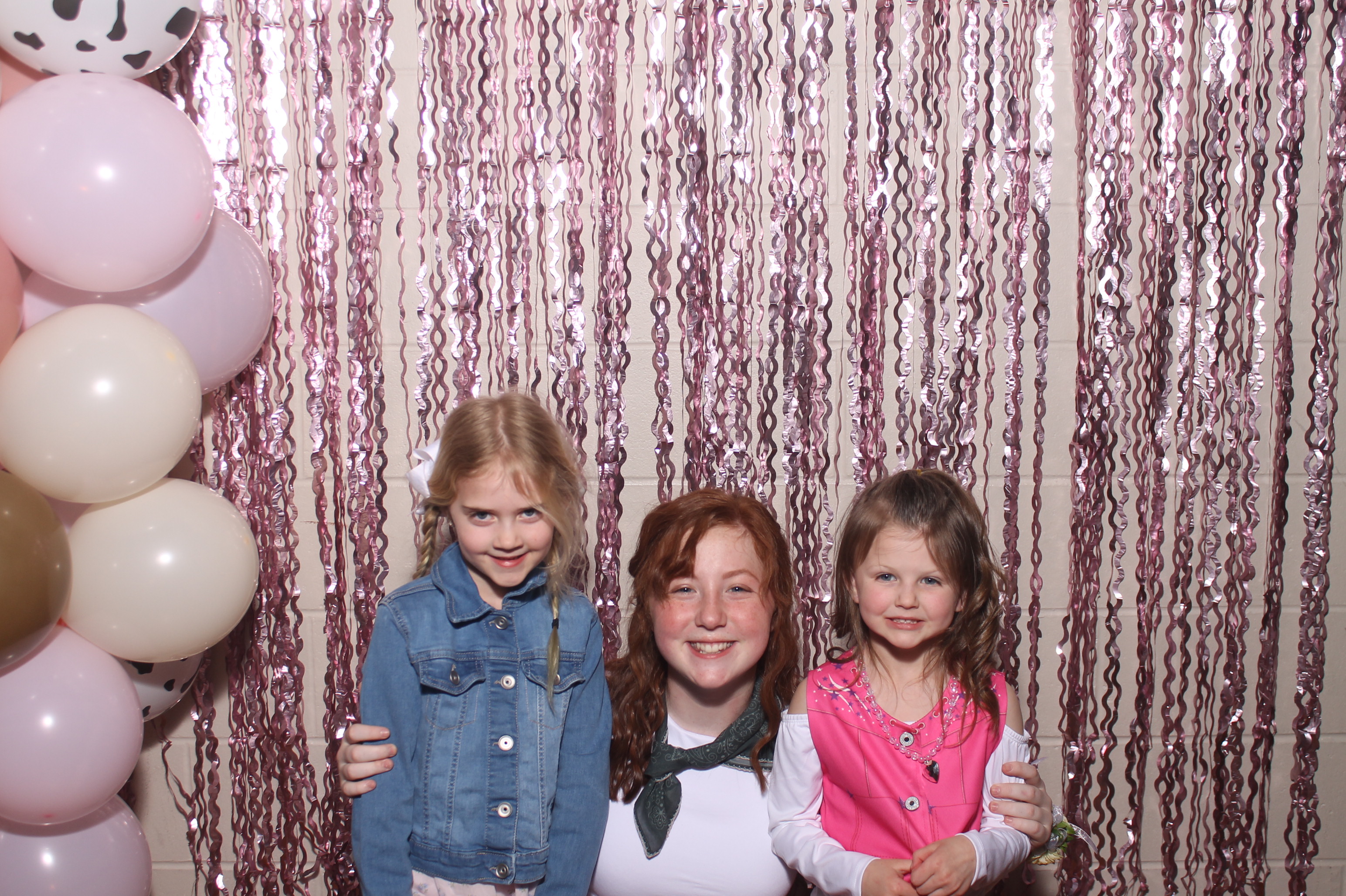 Queen of Peace Father Daughter Dance | View more photos from the event at gallery.photoboothcincy.com/u/PhotoBoothCincy/Queen-of-Peace-Father-Daughter-Dance