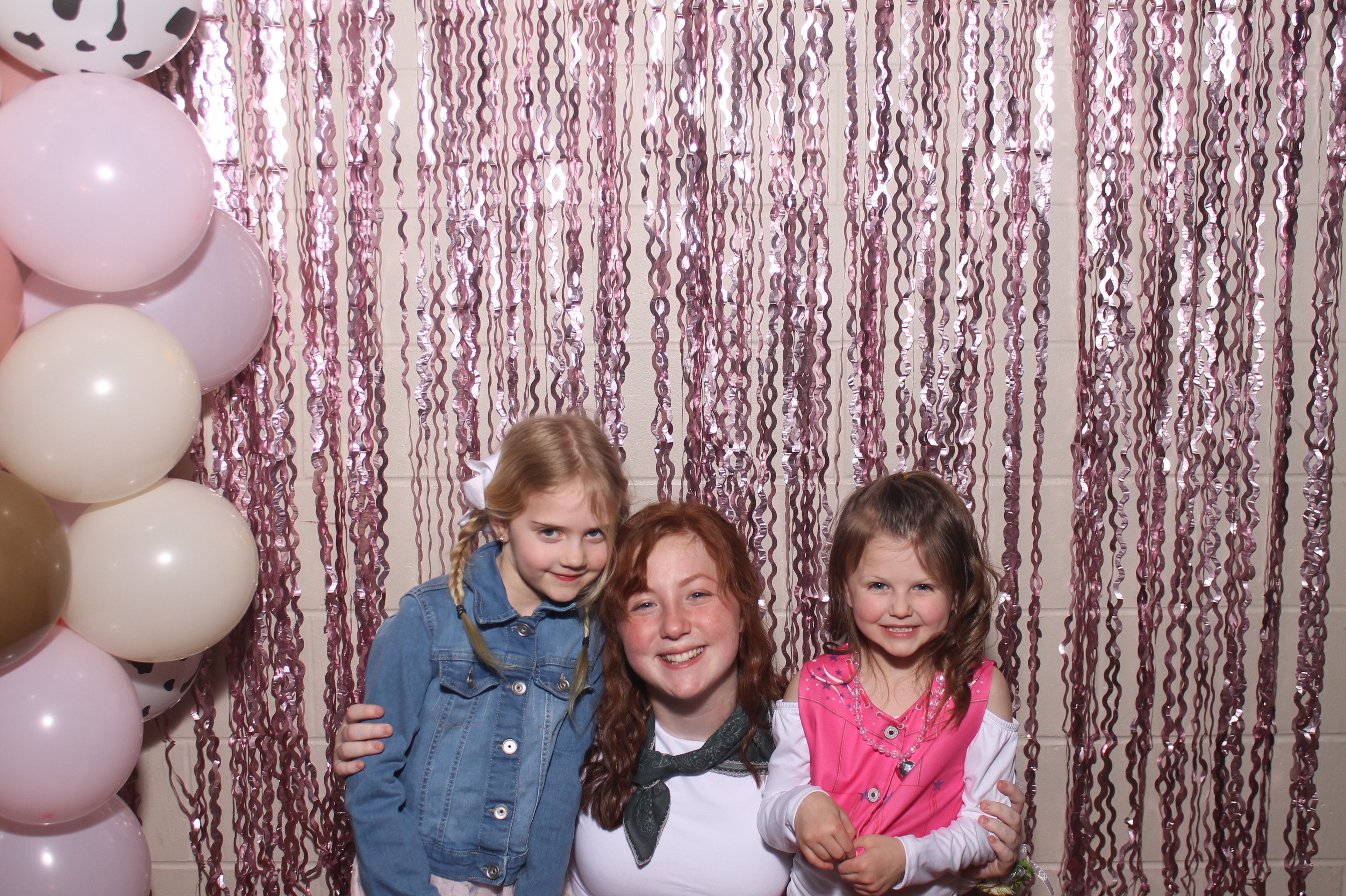 Queen of Peace Father Daughter Dance | View more photos from the event at gallery.photoboothcincy.com/u/PhotoBoothCincy/Queen-of-Peace-Father-Daughter-Dance