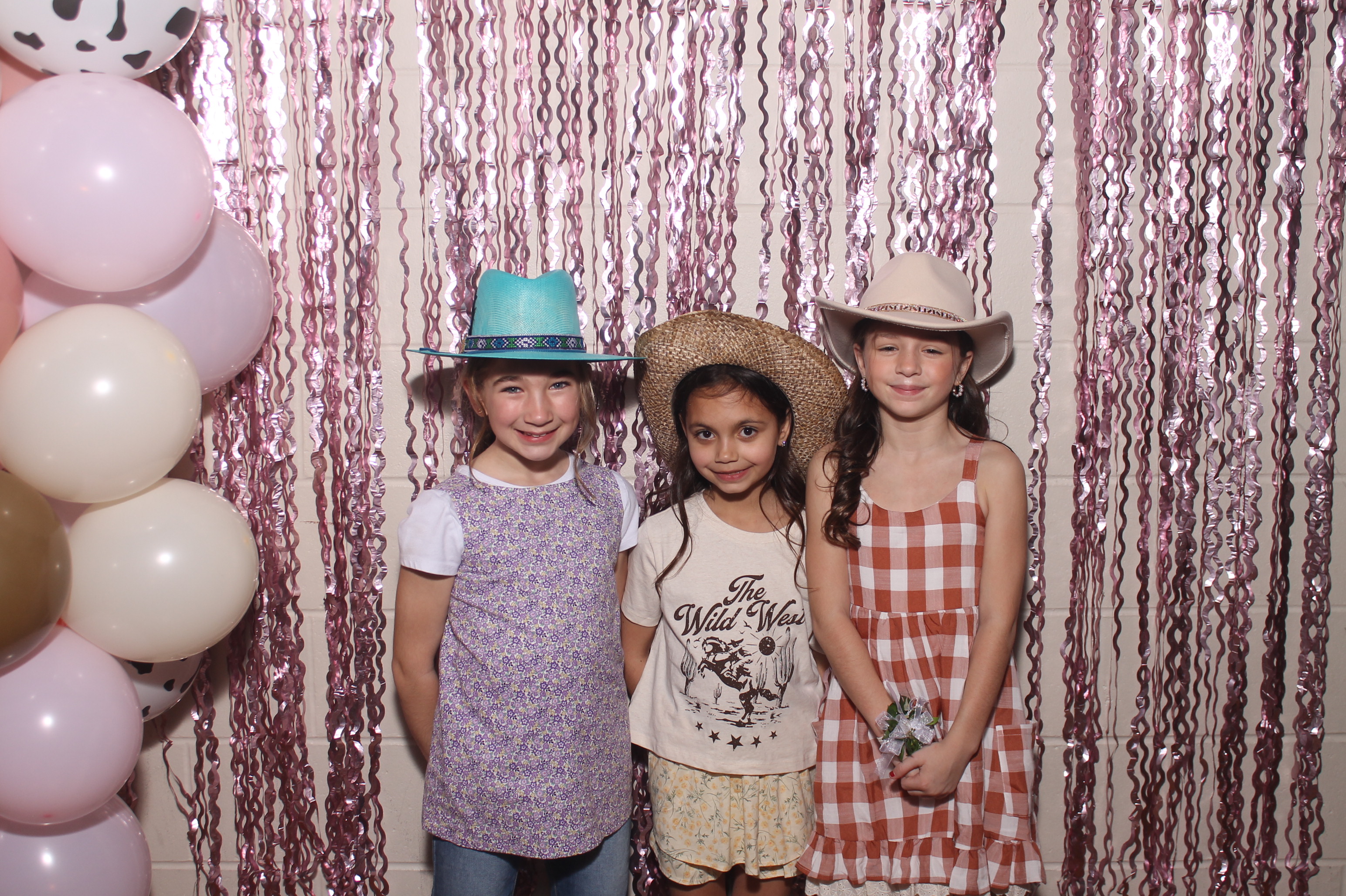 Queen of Peace Father Daughter Dance | View more photos from the event at gallery.photoboothcincy.com/u/PhotoBoothCincy/Queen-of-Peace-Father-Daughter-Dance