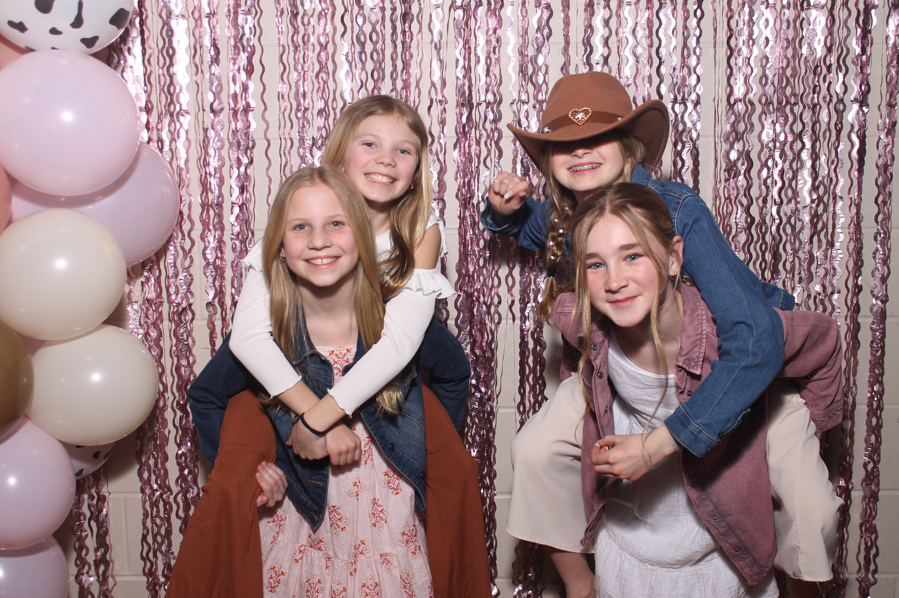 Queen of Peace Father Daughter Dance | View more photos from the event at gallery.photoboothcincy.com/u/PhotoBoothCincy/Queen-of-Peace-Father-Daughter-Dance