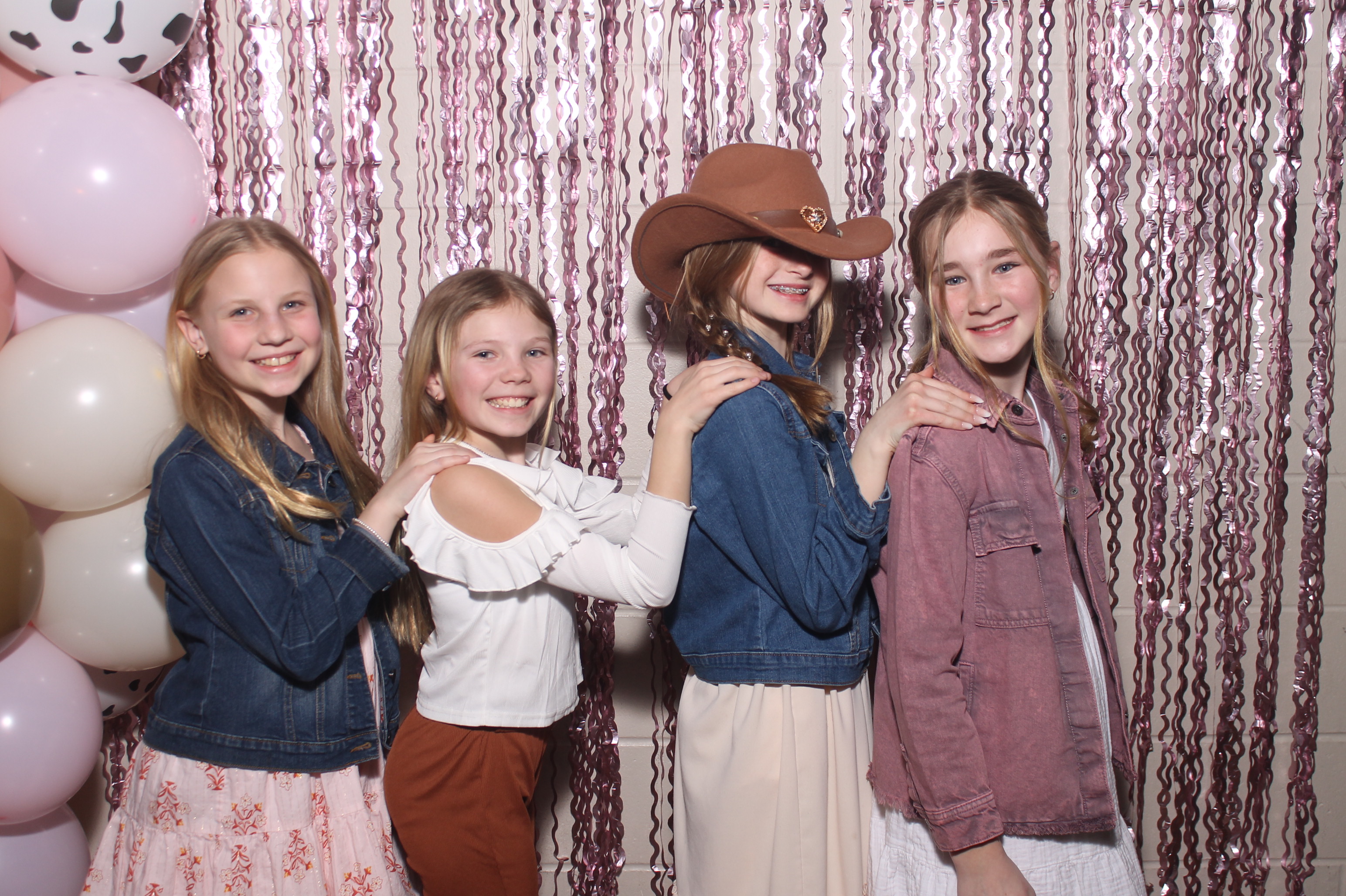 Queen of Peace Father Daughter Dance | View more photos from the event at gallery.photoboothcincy.com/u/PhotoBoothCincy/Queen-of-Peace-Father-Daughter-Dance