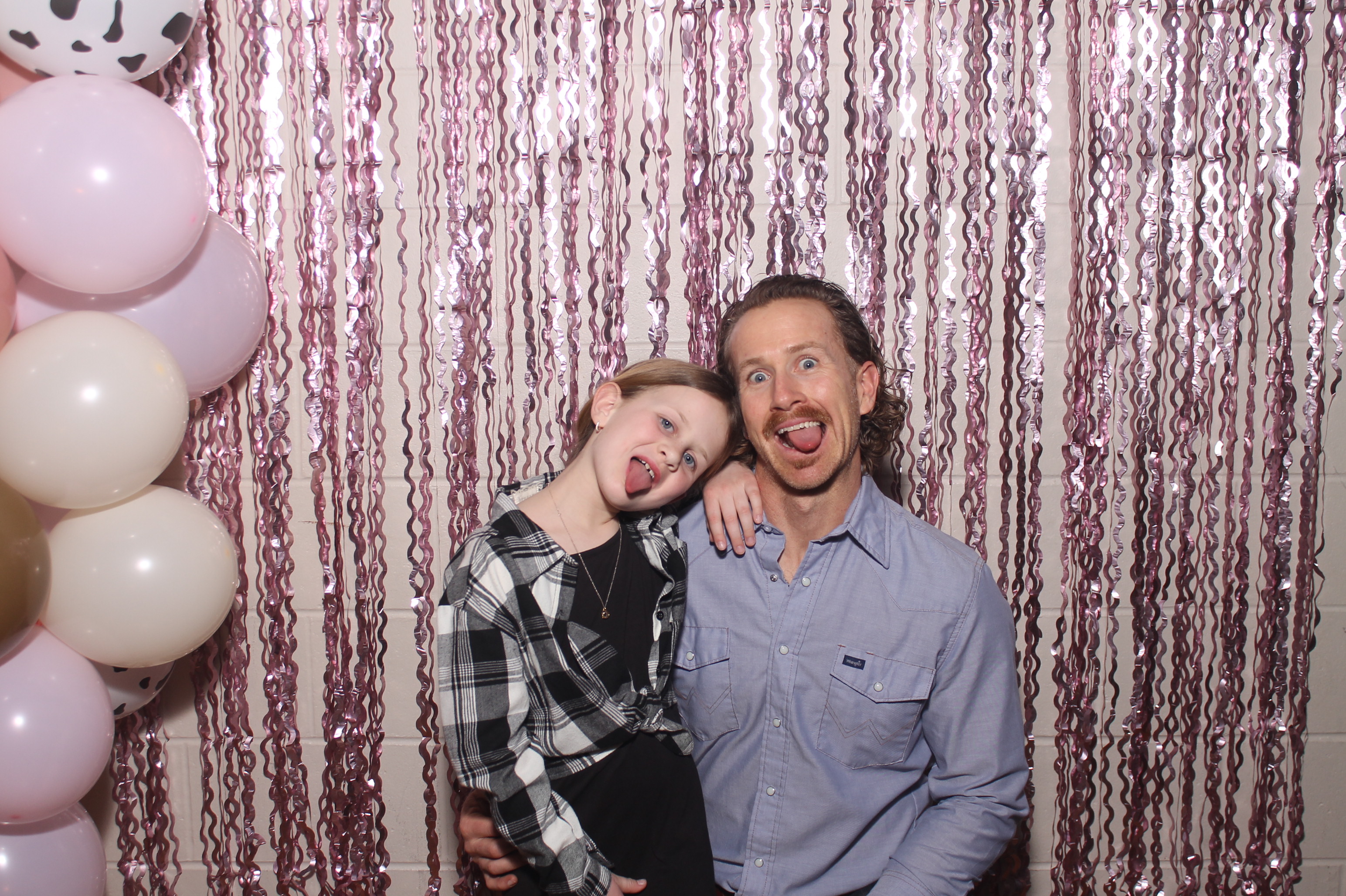 Queen of Peace Father Daughter Dance | View more photos from the event at gallery.photoboothcincy.com/u/PhotoBoothCincy/Queen-of-Peace-Father-Daughter-Dance
