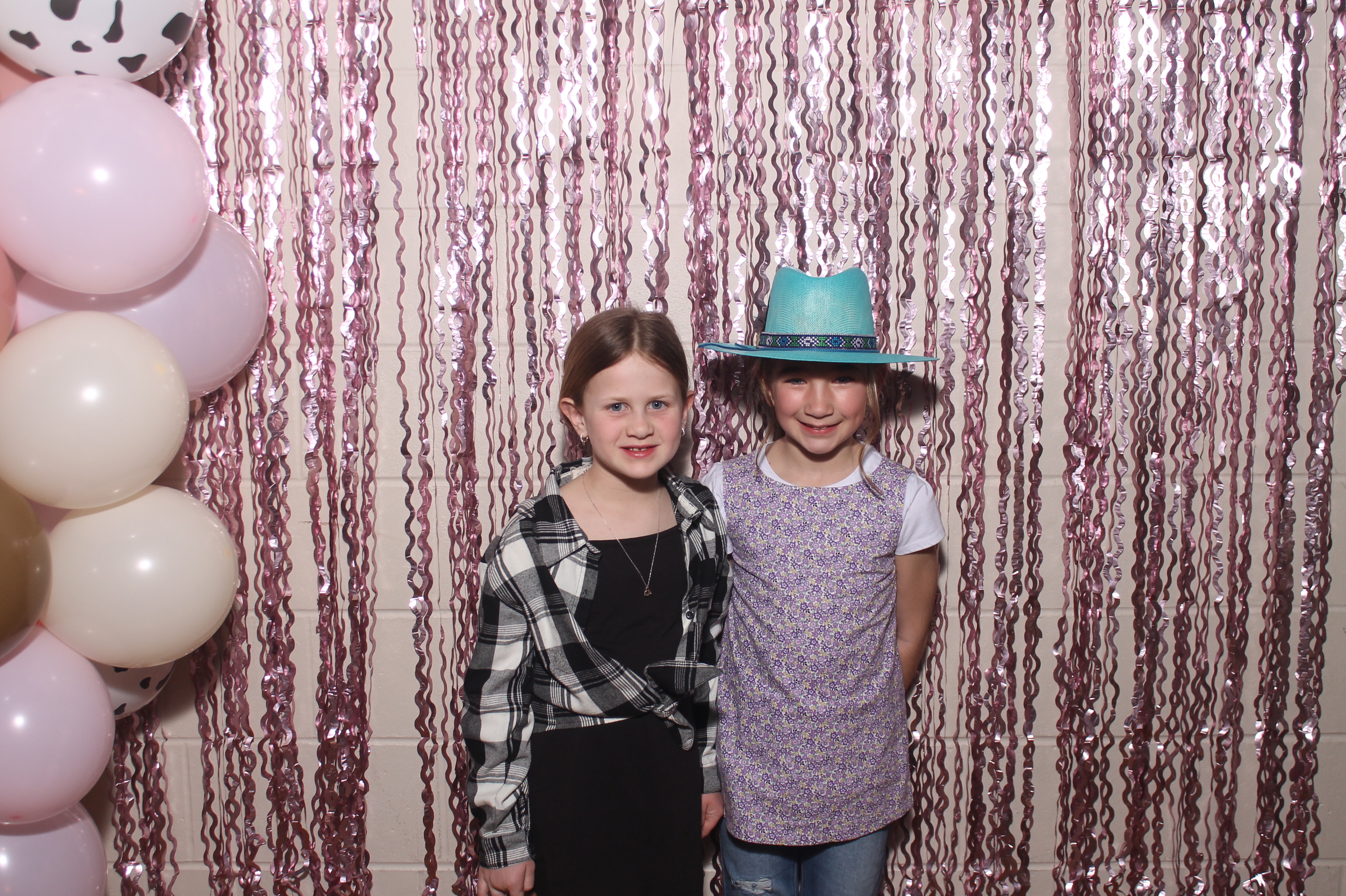 Queen of Peace Father Daughter Dance | View more photos from the event at gallery.photoboothcincy.com/u/PhotoBoothCincy/Queen-of-Peace-Father-Daughter-Dance