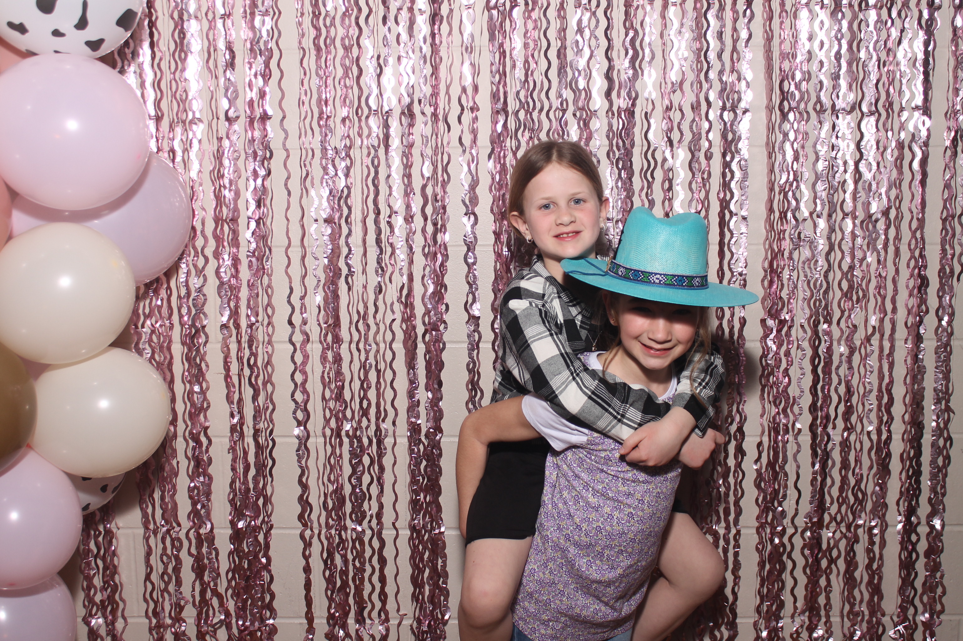 Queen of Peace Father Daughter Dance | View more photos from the event at gallery.photoboothcincy.com/u/PhotoBoothCincy/Queen-of-Peace-Father-Daughter-Dance