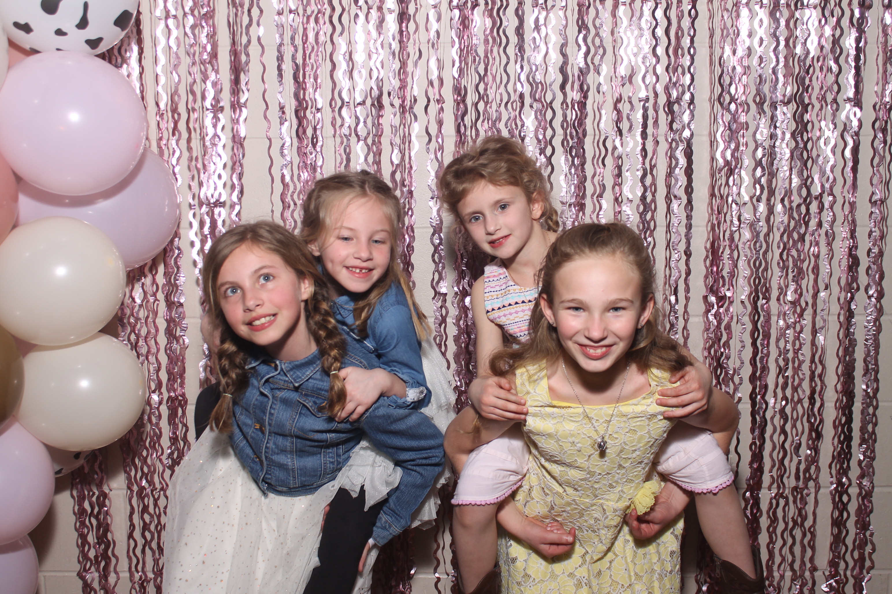 Queen of Peace Father Daughter Dance | View more photos from the event at gallery.photoboothcincy.com/u/PhotoBoothCincy/Queen-of-Peace-Father-Daughter-Dance