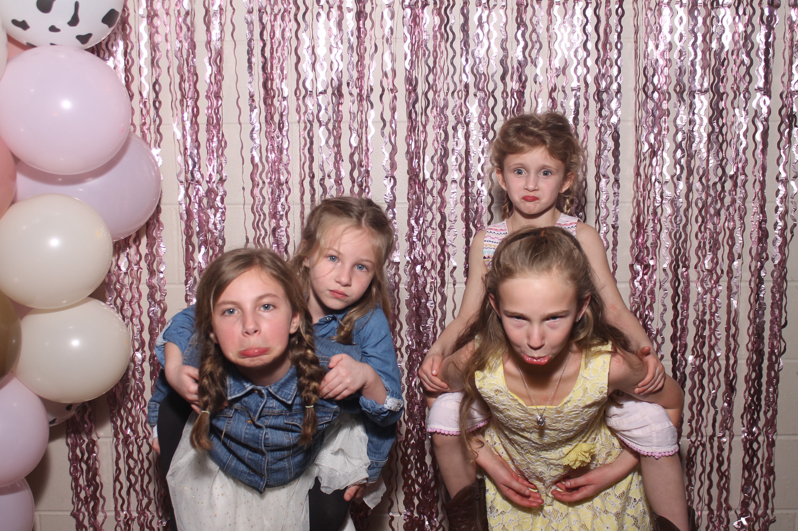 Queen of Peace Father Daughter Dance | View more photos from the event at gallery.photoboothcincy.com/u/PhotoBoothCincy/Queen-of-Peace-Father-Daughter-Dance