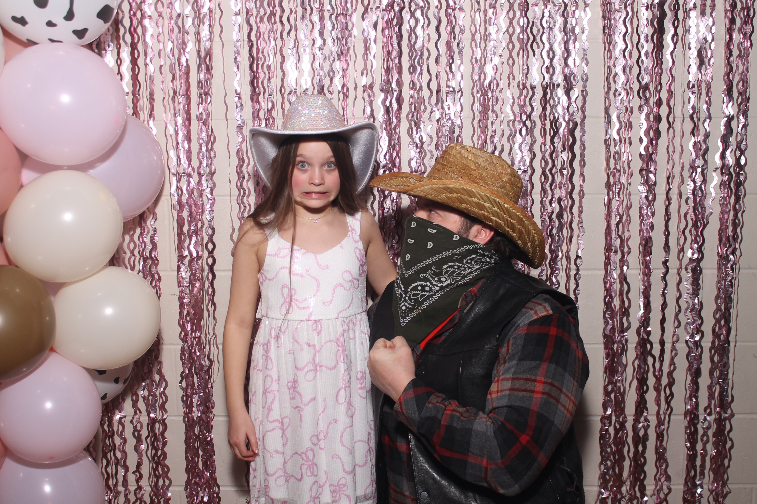 Queen of Peace Father Daughter Dance | View more photos from the event at gallery.photoboothcincy.com/u/PhotoBoothCincy/Queen-of-Peace-Father-Daughter-Dance