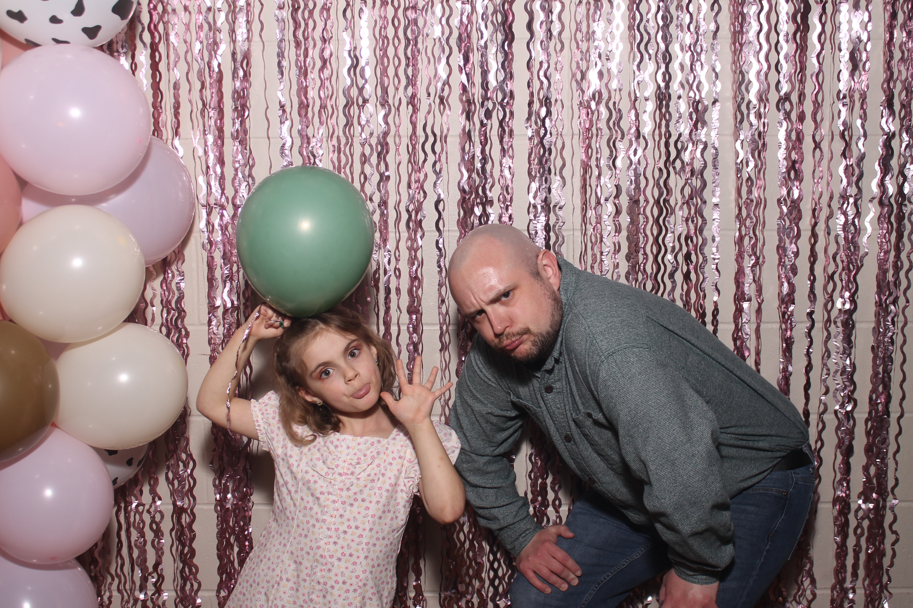Queen of Peace Father Daughter Dance | View more photos from the event at gallery.photoboothcincy.com/u/PhotoBoothCincy/Queen-of-Peace-Father-Daughter-Dance