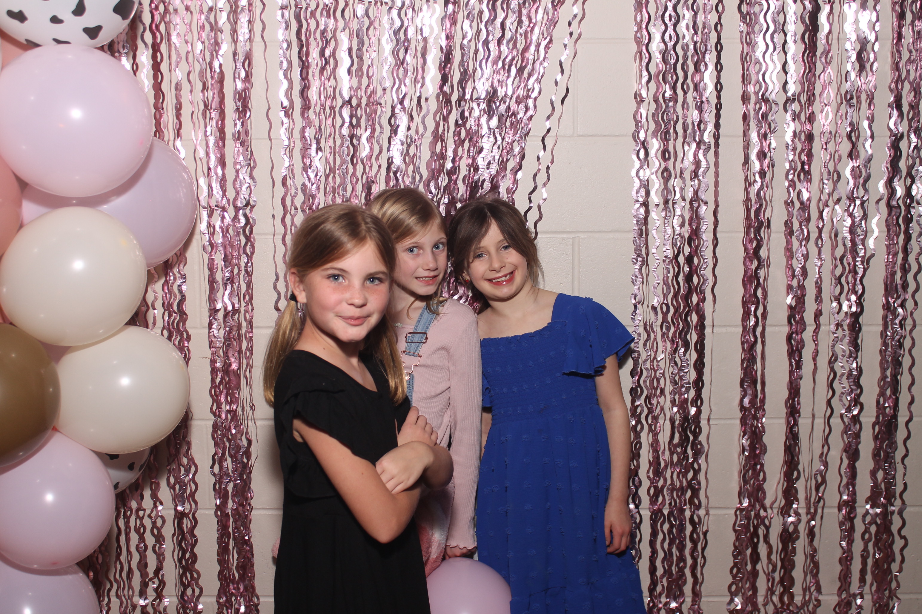 Queen of Peace Father Daughter Dance | View more photos from the event at gallery.photoboothcincy.com/u/PhotoBoothCincy/Queen-of-Peace-Father-Daughter-Dance