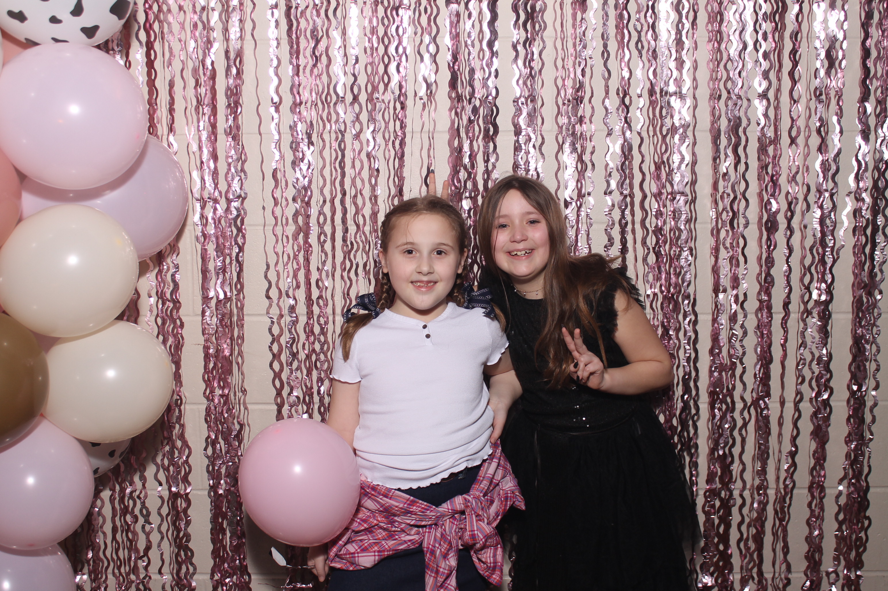 Queen of Peace Father Daughter Dance | View more photos from the event at gallery.photoboothcincy.com/u/PhotoBoothCincy/Queen-of-Peace-Father-Daughter-Dance