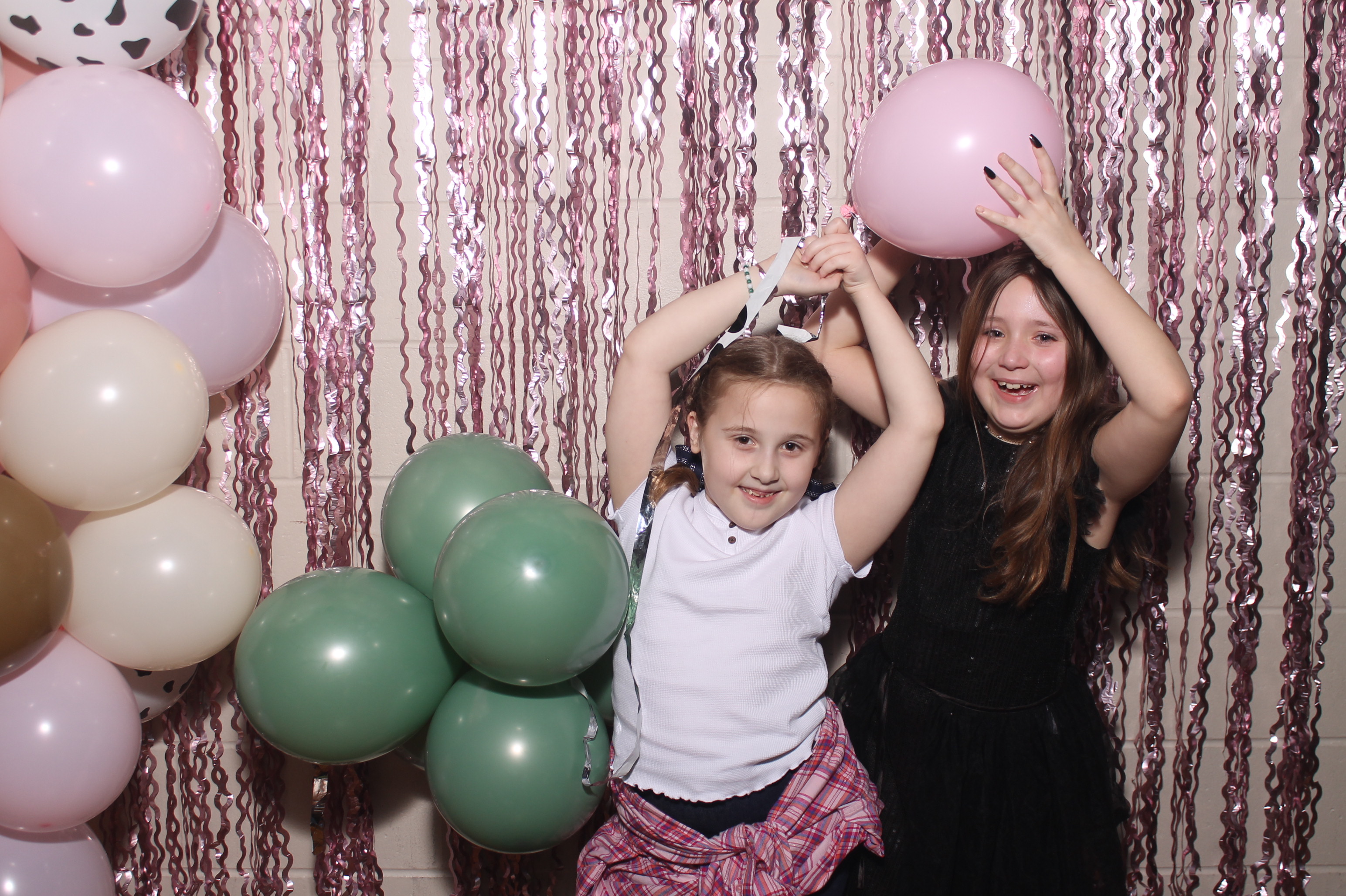 Queen of Peace Father Daughter Dance | View more photos from the event at gallery.photoboothcincy.com/u/PhotoBoothCincy/Queen-of-Peace-Father-Daughter-Dance