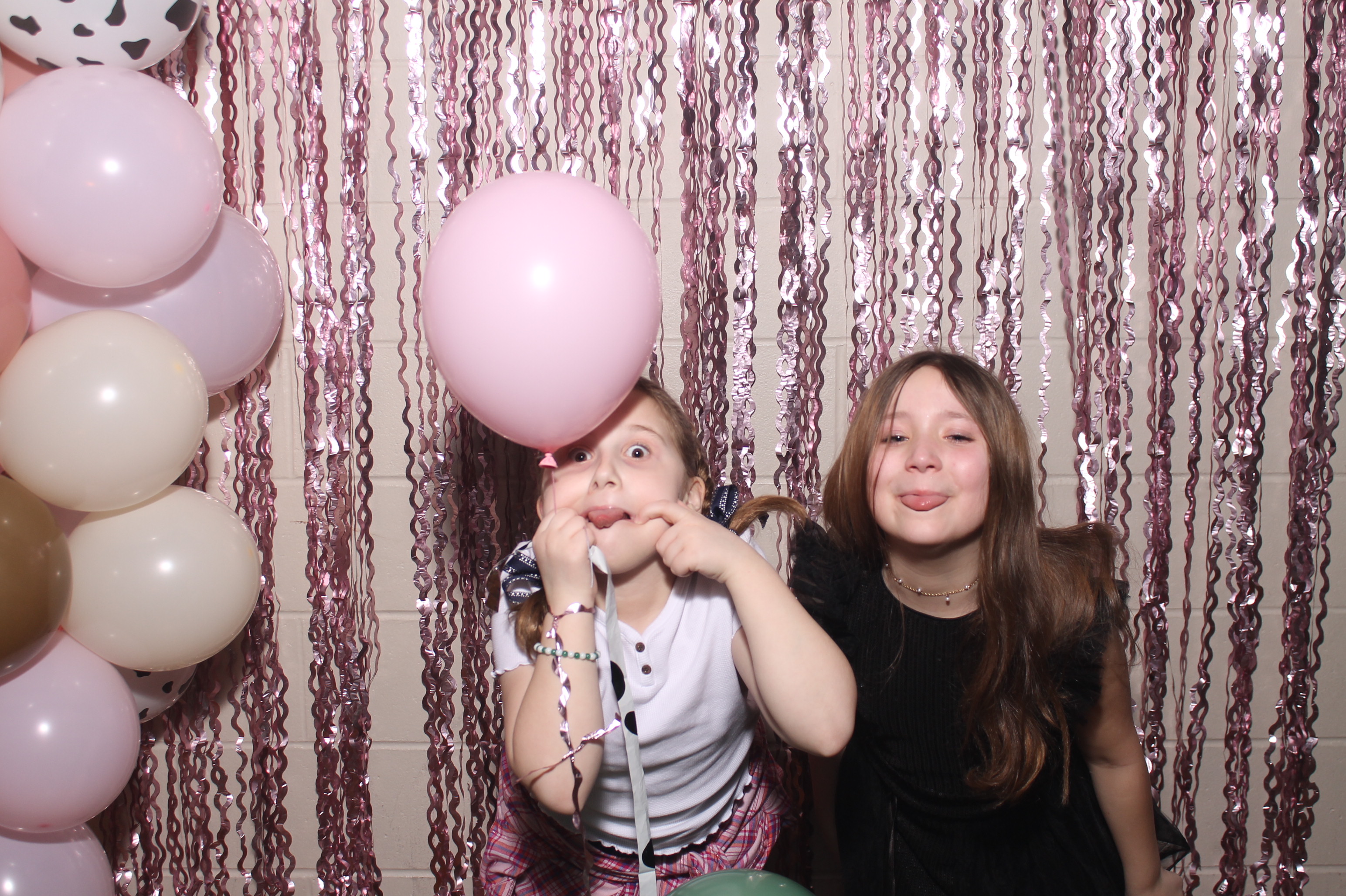 Queen of Peace Father Daughter Dance | View more photos from the event at gallery.photoboothcincy.com/u/PhotoBoothCincy/Queen-of-Peace-Father-Daughter-Dance