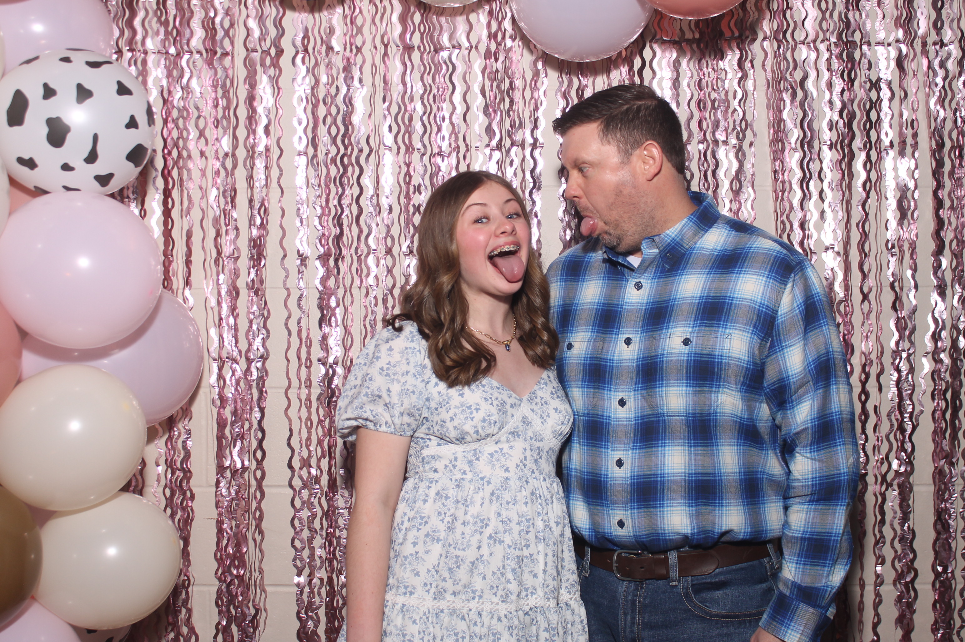 Queen of Peace Father Daughter Dance | View more photos from the event at gallery.photoboothcincy.com/u/PhotoBoothCincy/Queen-of-Peace-Father-Daughter-Dance