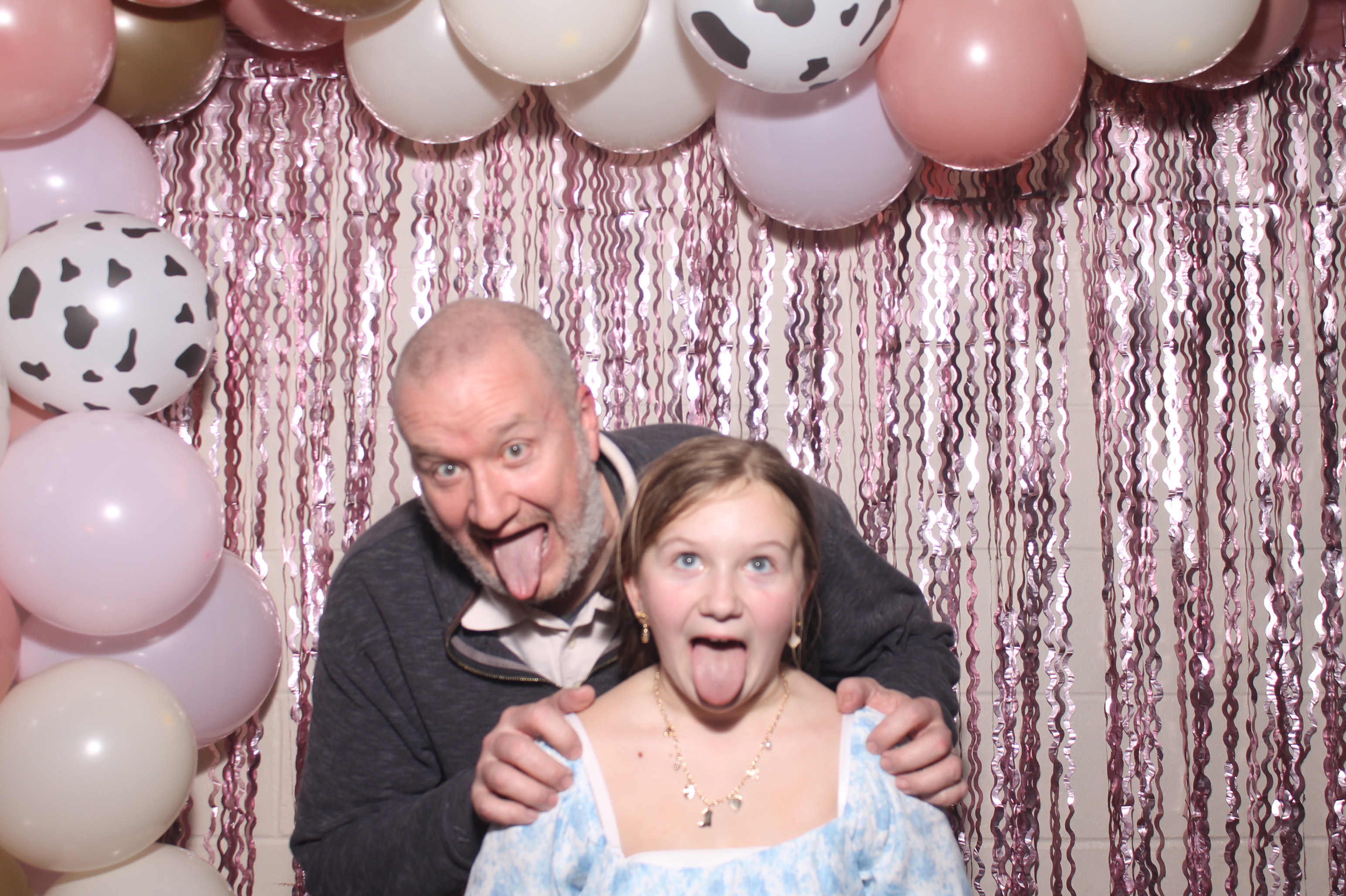 Queen of Peace Father Daughter Dance | View more photos from the event at gallery.photoboothcincy.com/u/PhotoBoothCincy/Queen-of-Peace-Father-Daughter-Dance