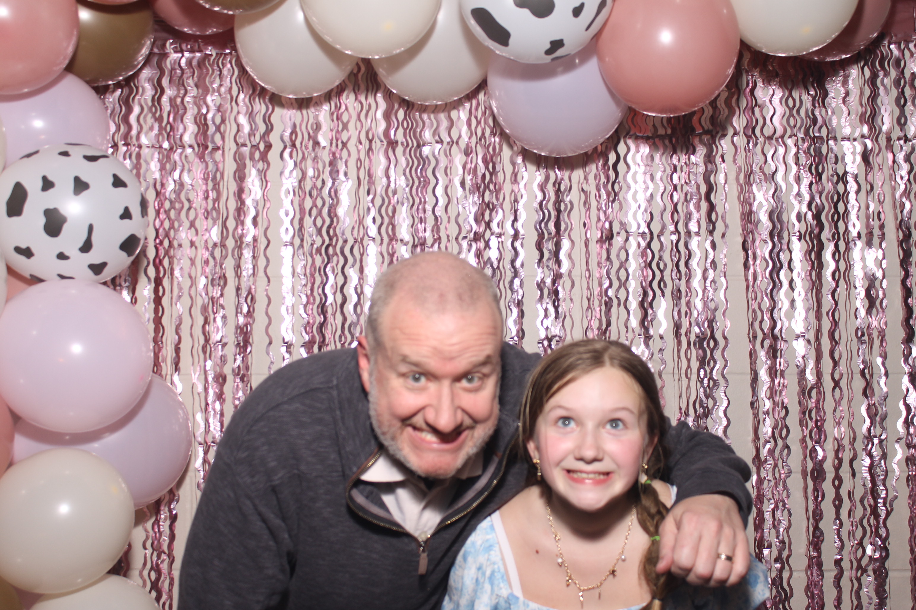 Queen of Peace Father Daughter Dance | View more photos from the event at gallery.photoboothcincy.com/u/PhotoBoothCincy/Queen-of-Peace-Father-Daughter-Dance