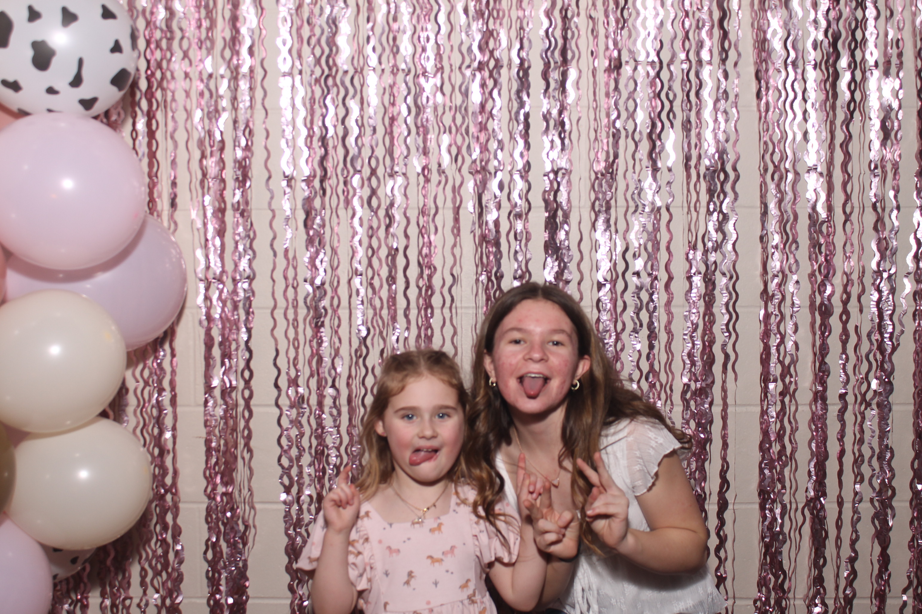 Queen of Peace Father Daughter Dance | View more photos from the event at gallery.photoboothcincy.com/u/PhotoBoothCincy/Queen-of-Peace-Father-Daughter-Dance