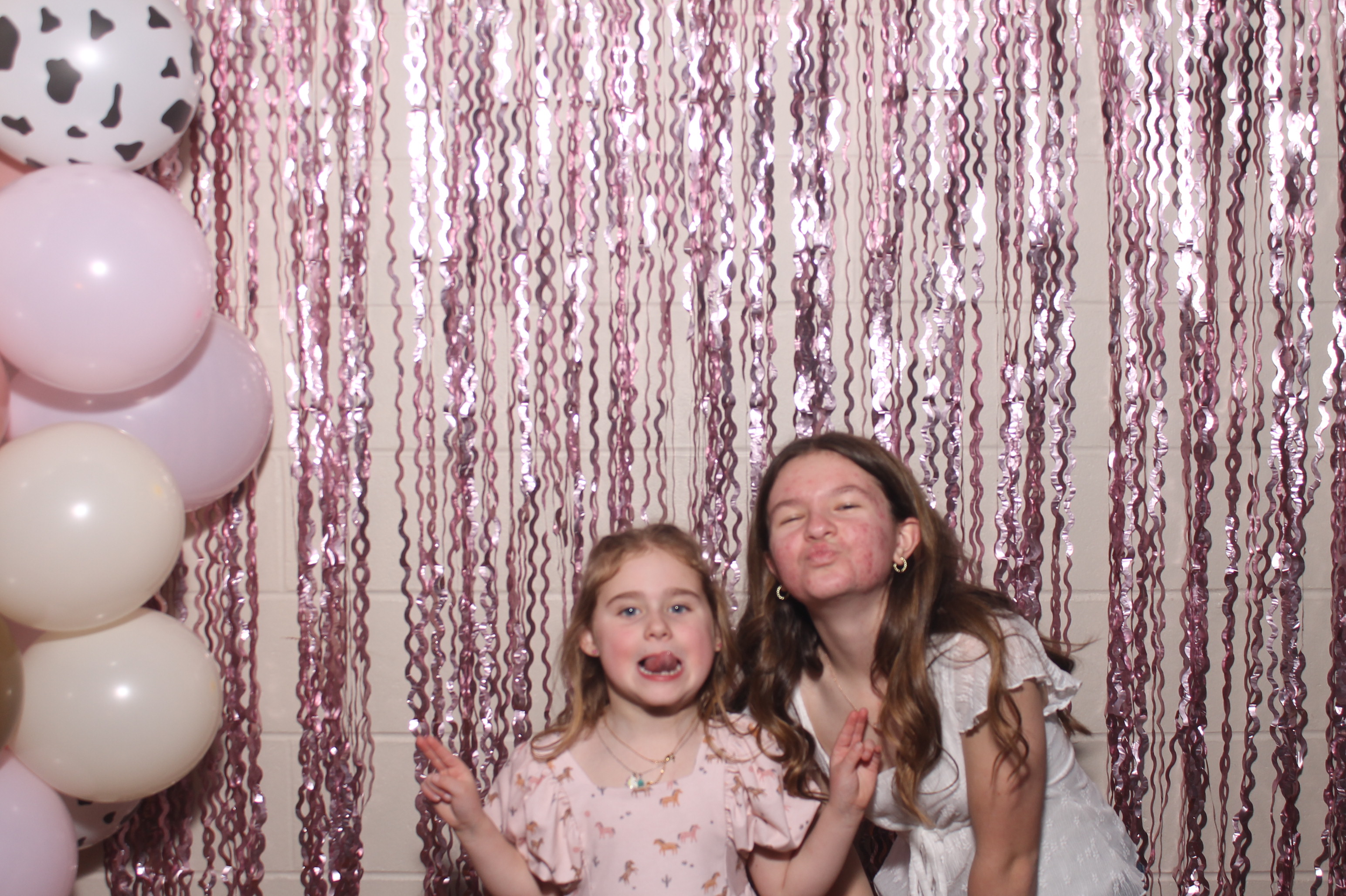 Queen of Peace Father Daughter Dance | View more photos from the event at gallery.photoboothcincy.com/u/PhotoBoothCincy/Queen-of-Peace-Father-Daughter-Dance