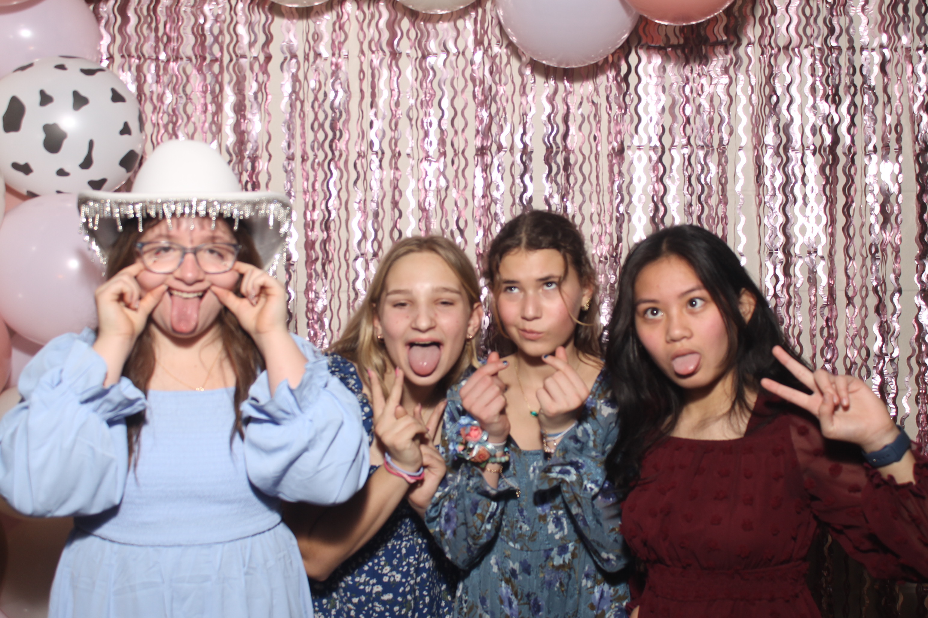 Queen of Peace Father Daughter Dance | View more photos from the event at gallery.photoboothcincy.com/u/PhotoBoothCincy/Queen-of-Peace-Father-Daughter-Dance