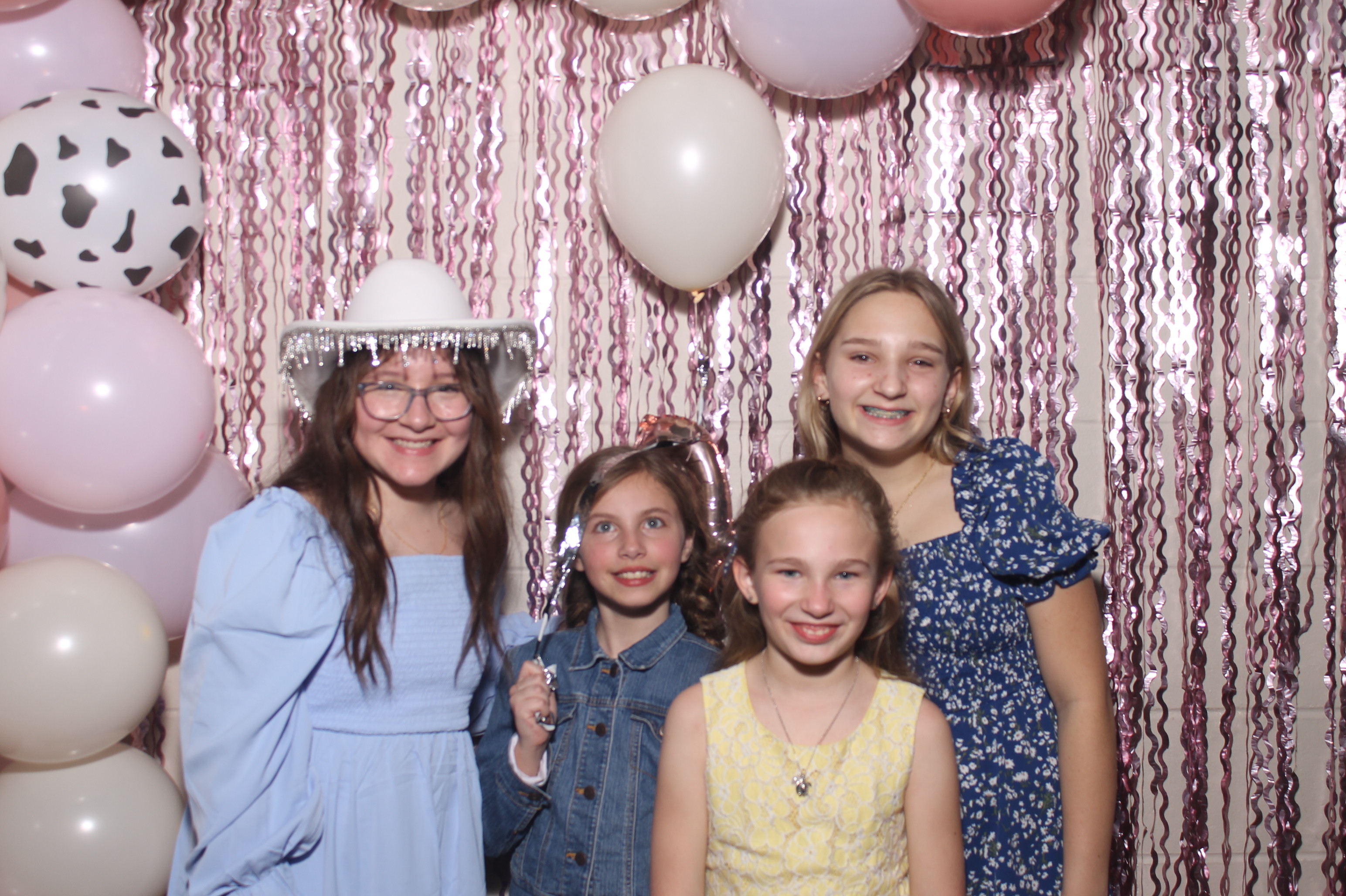 Queen of Peace Father Daughter Dance | View more photos from the event at gallery.photoboothcincy.com/u/PhotoBoothCincy/Queen-of-Peace-Father-Daughter-Dance
