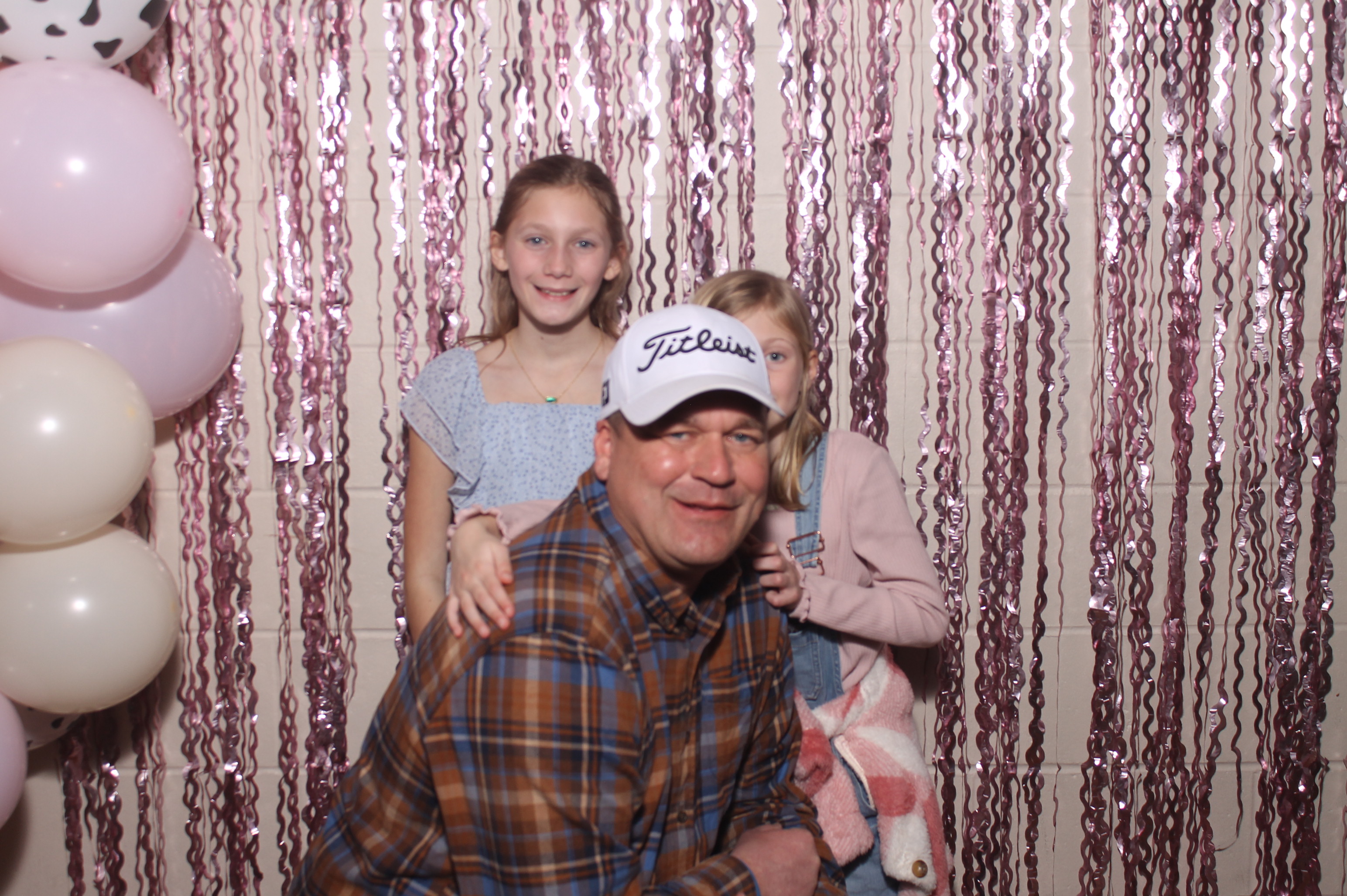 Queen of Peace Father Daughter Dance | View more photos from the event at gallery.photoboothcincy.com/u/PhotoBoothCincy/Queen-of-Peace-Father-Daughter-Dance