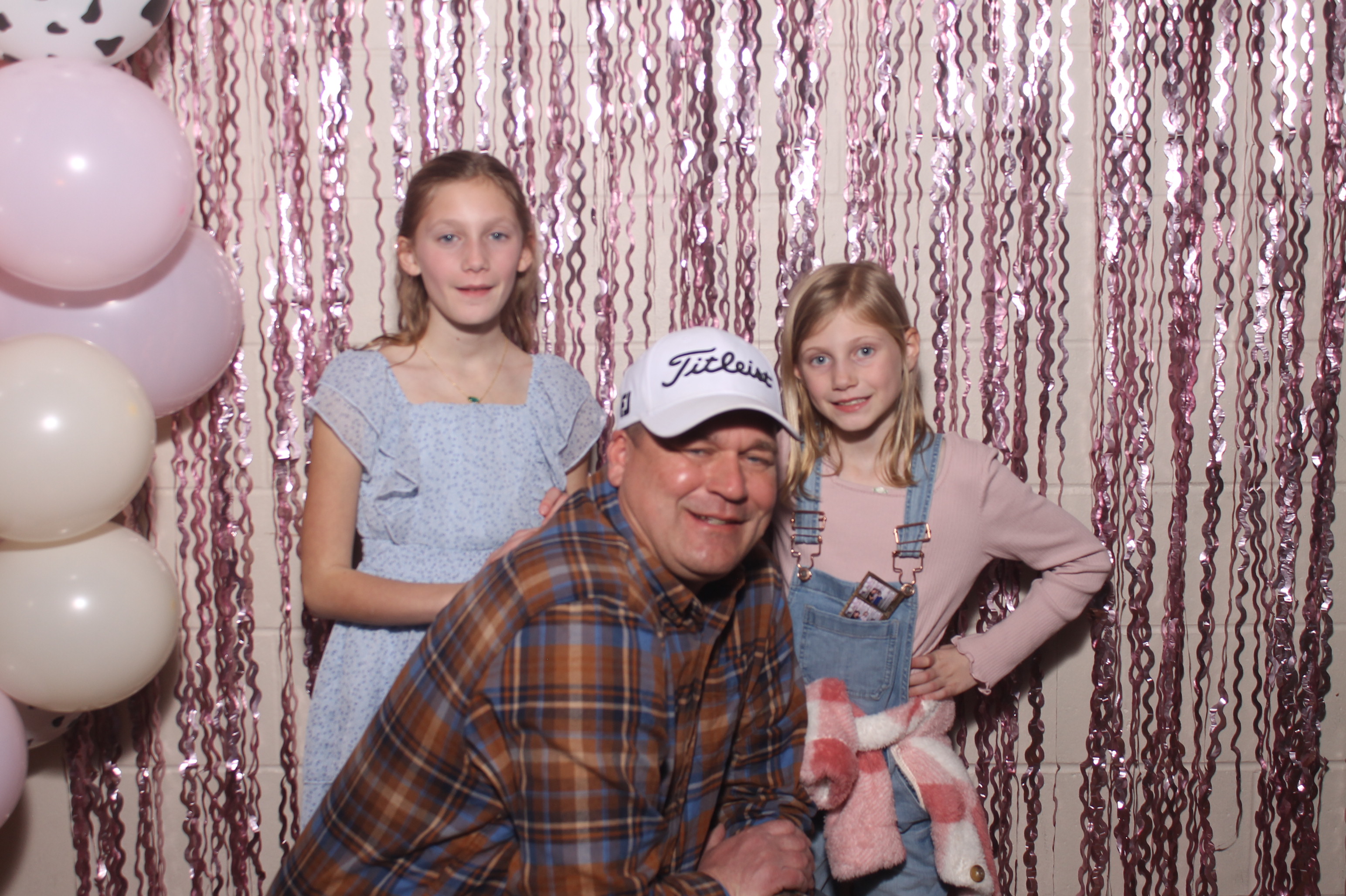 Queen of Peace Father Daughter Dance | View more photos from the event at gallery.photoboothcincy.com/u/PhotoBoothCincy/Queen-of-Peace-Father-Daughter-Dance
